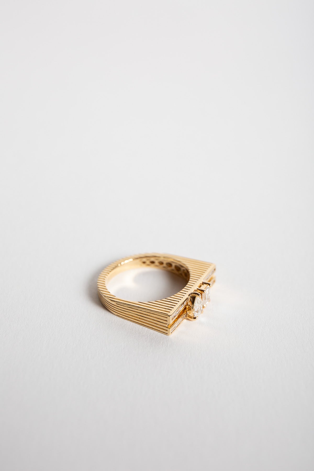 LORAIDA | BLADE EMERALD & PEAR BAGUETTE RING