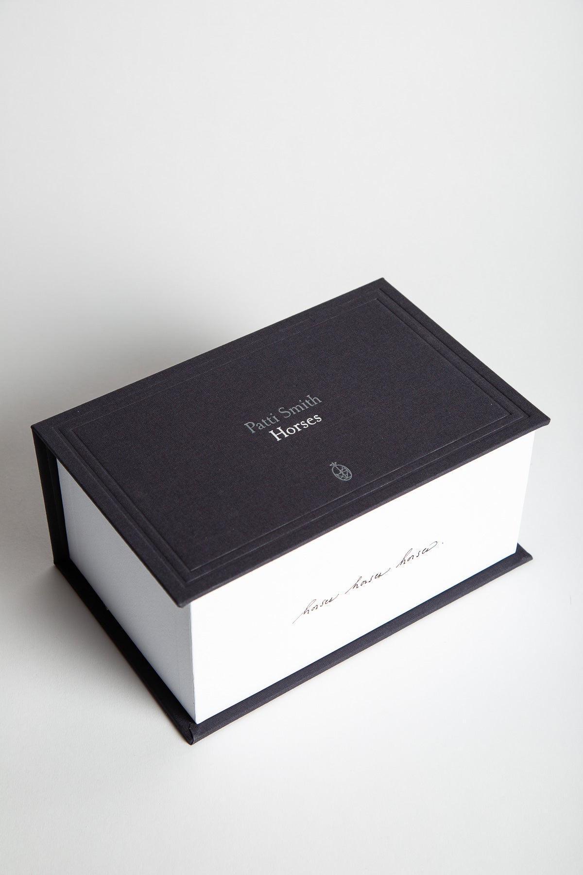 JACQUES MARIE MAGE | PATTI SMITH FOR JMM: DEALAN IN MAUVAIS SANG