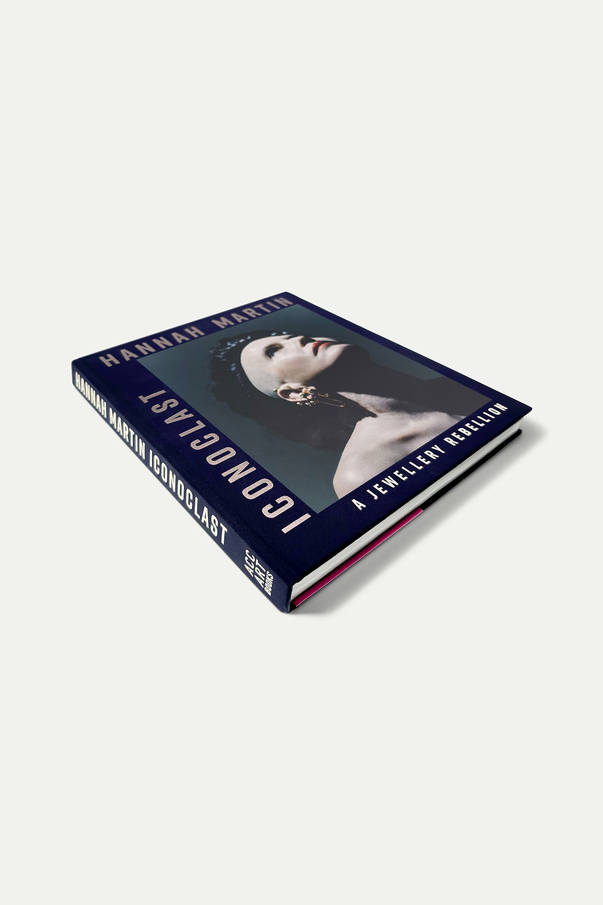 HANNAH MARTIN | ICONOCLAST