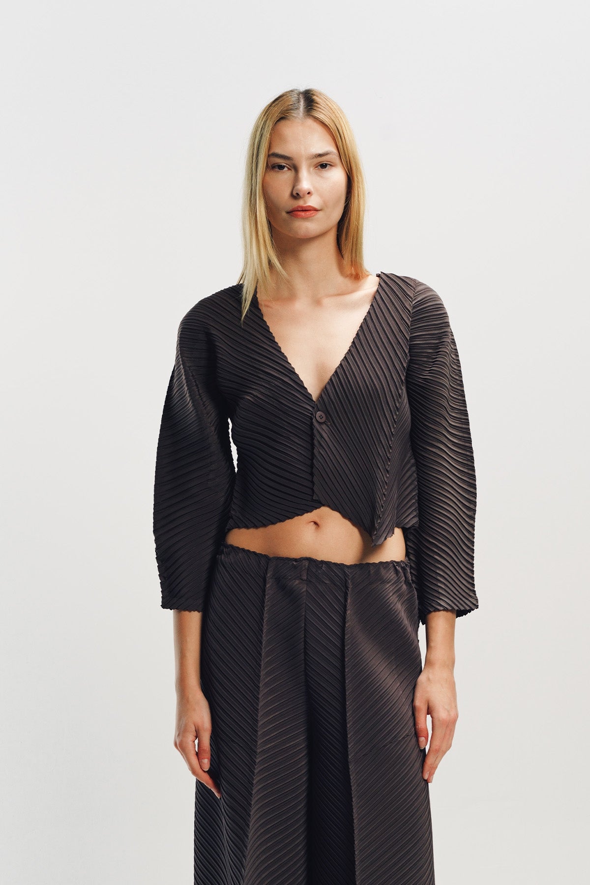 ISSEY MIYAKE | PLASTER PLEATS CARDIGAN