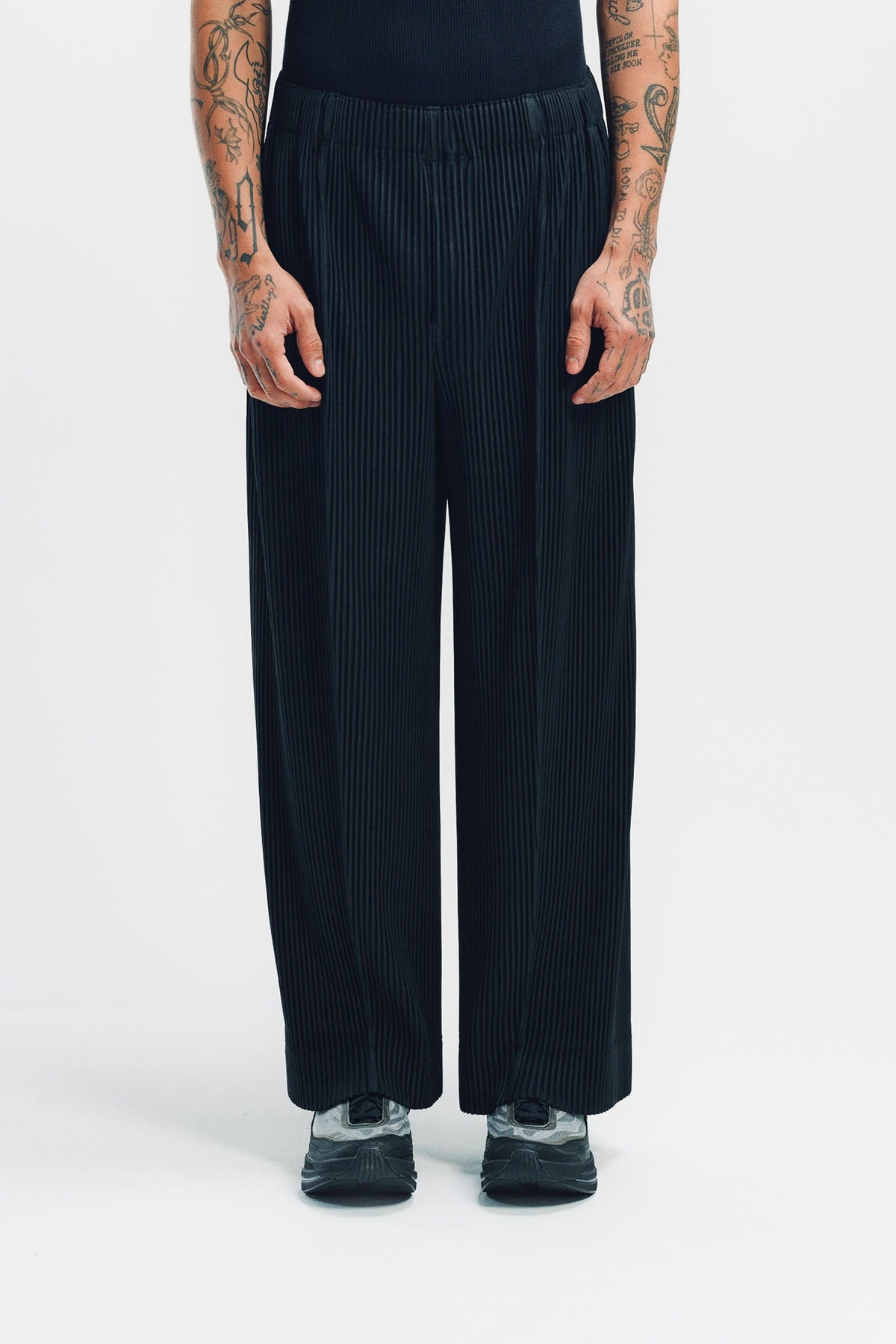 HOMME PLISSÉ ISSEY MIYAKE | PLEATED PANTS