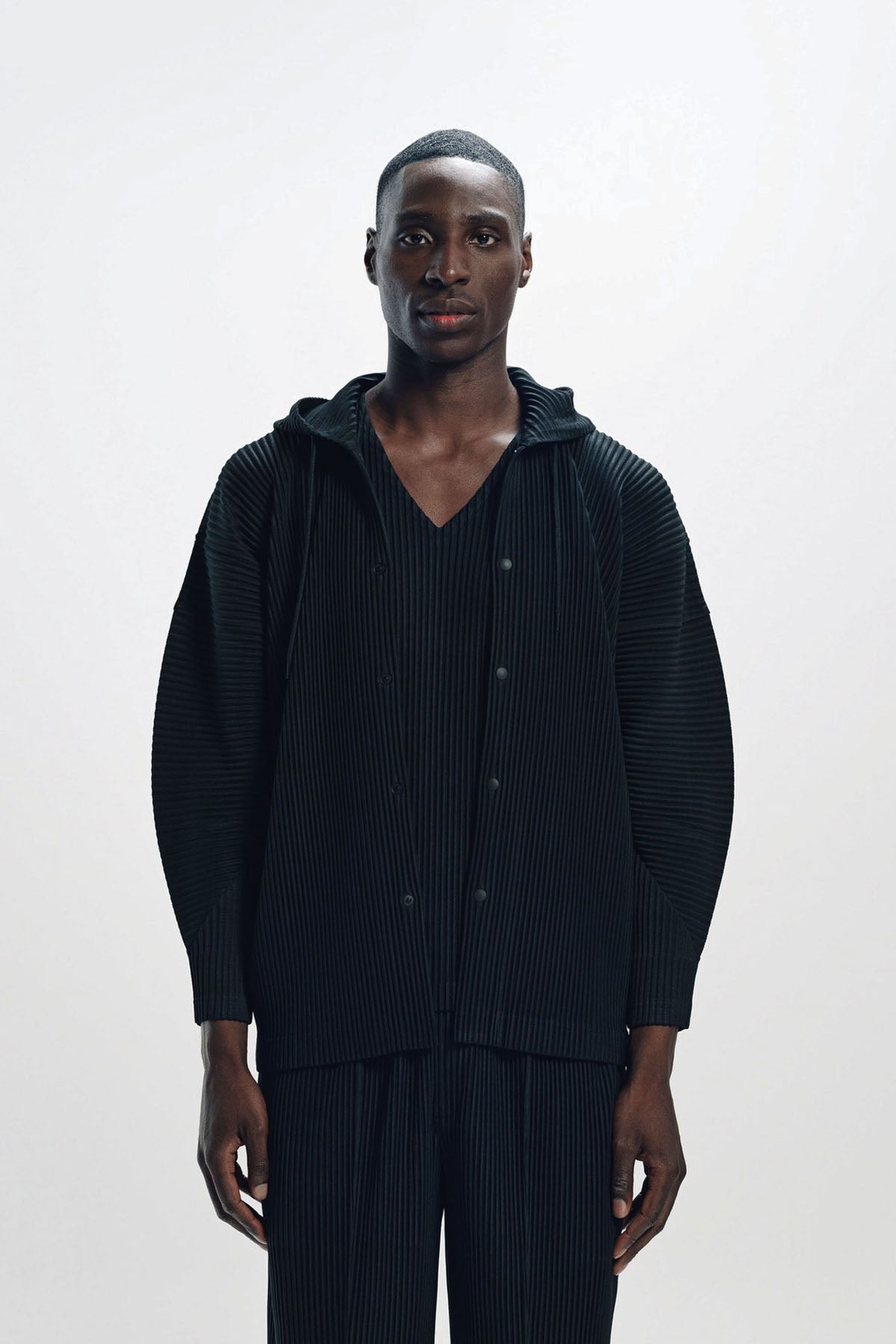 HOMME PLISSÉ ISSEY MIYAKE | PLEATED HOODIE
