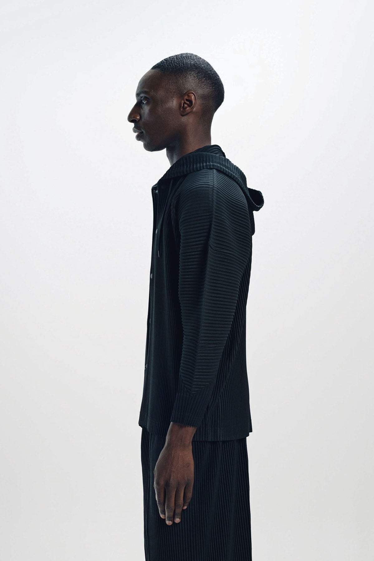 HOMME PLISSÉ ISSEY MIYAKE | PLEATED HOODIE