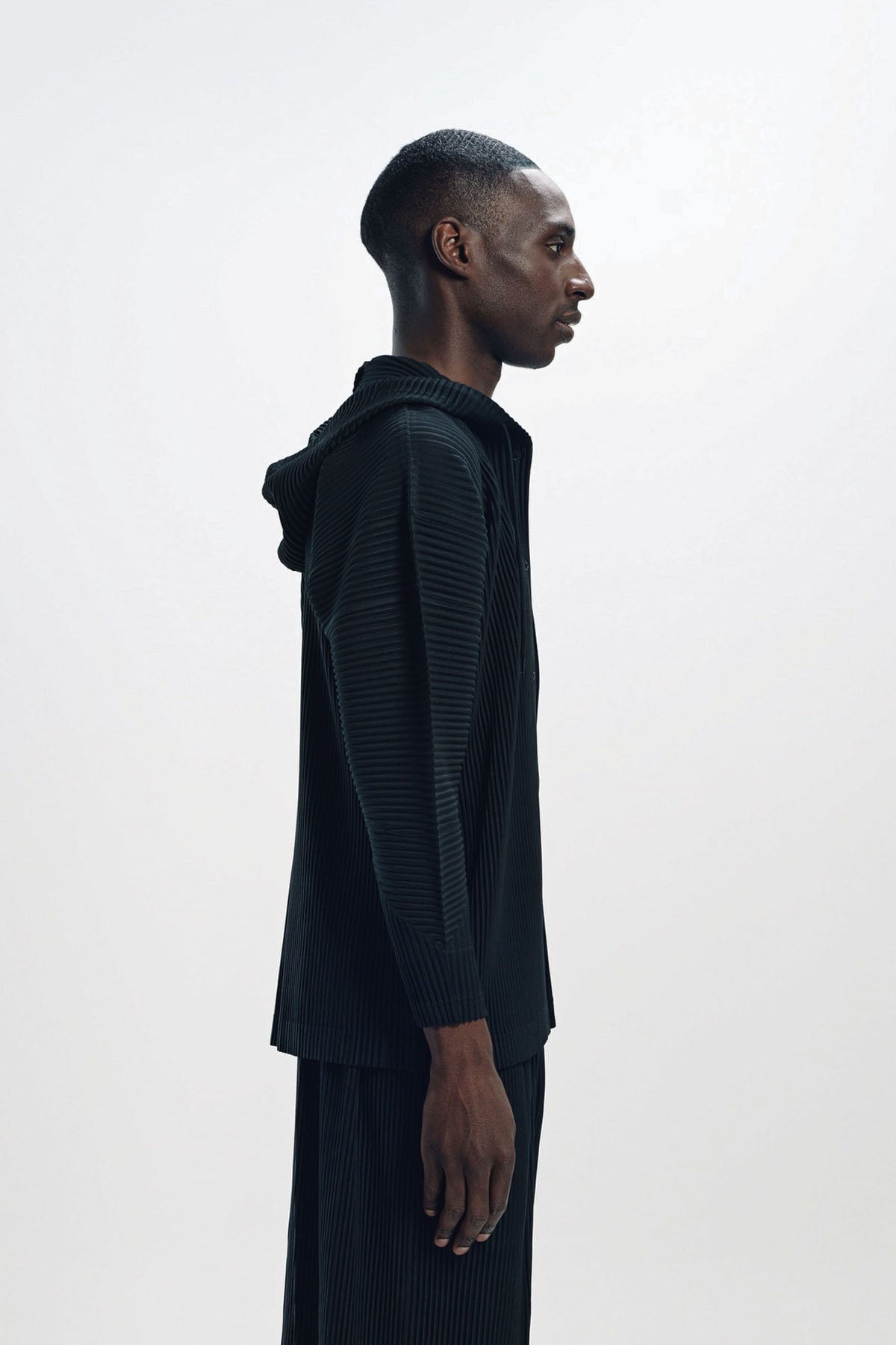 HOMME PLISSÉ ISSEY MIYAKE | PLEATED HOODIE