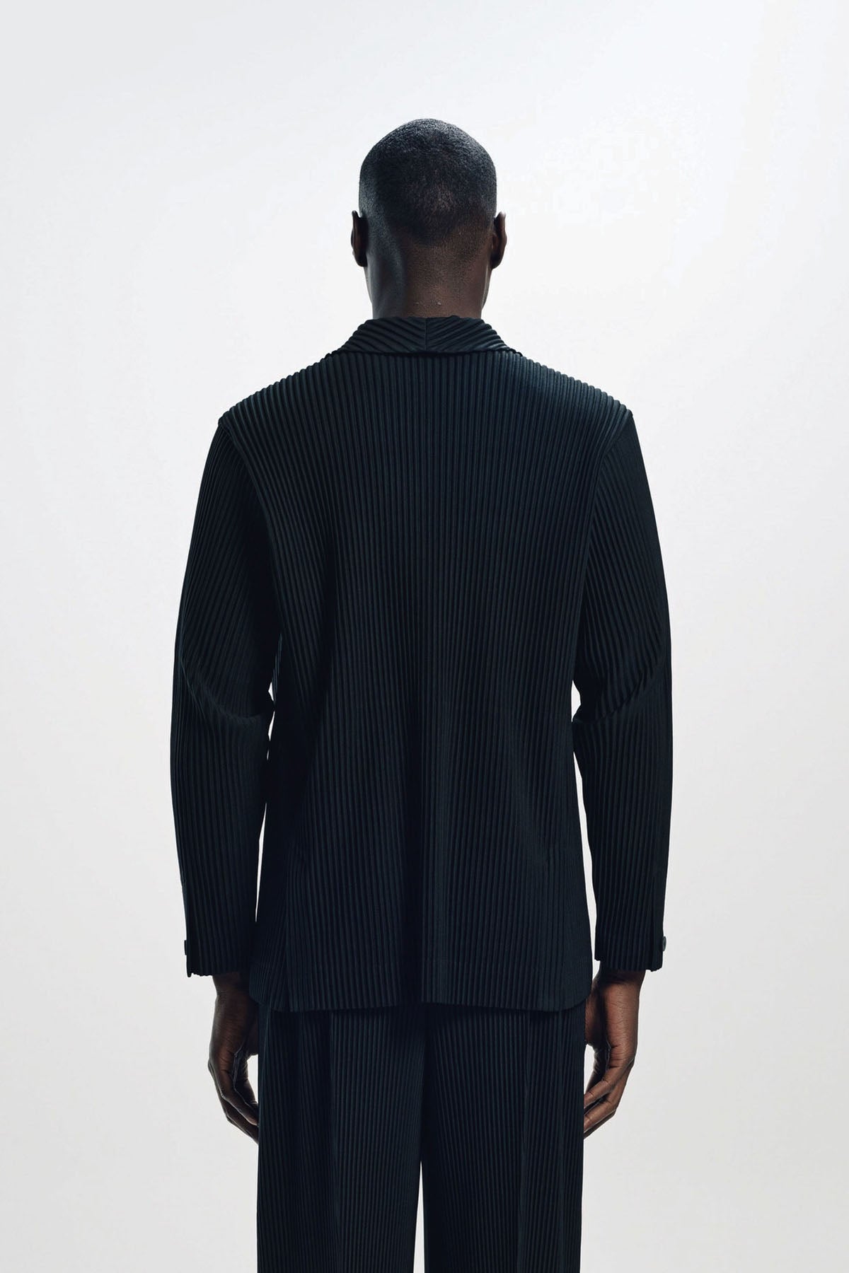 HOMME PLISSÉ ISSEY MIYAKE | TAILORED PLEATED BLAZER