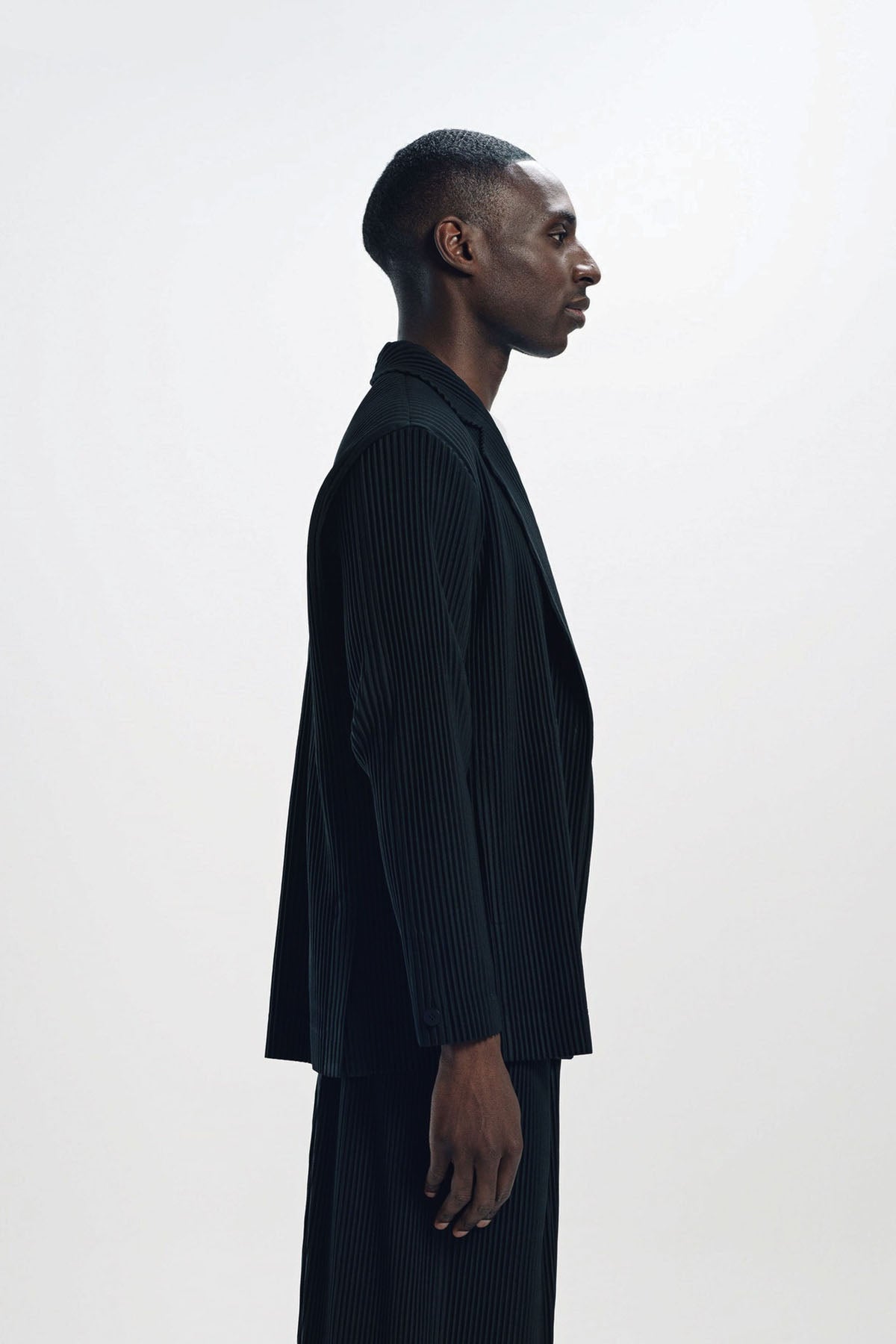 HOMME PLISSÉ ISSEY MIYAKE | TAILORED PLEATED BLAZER