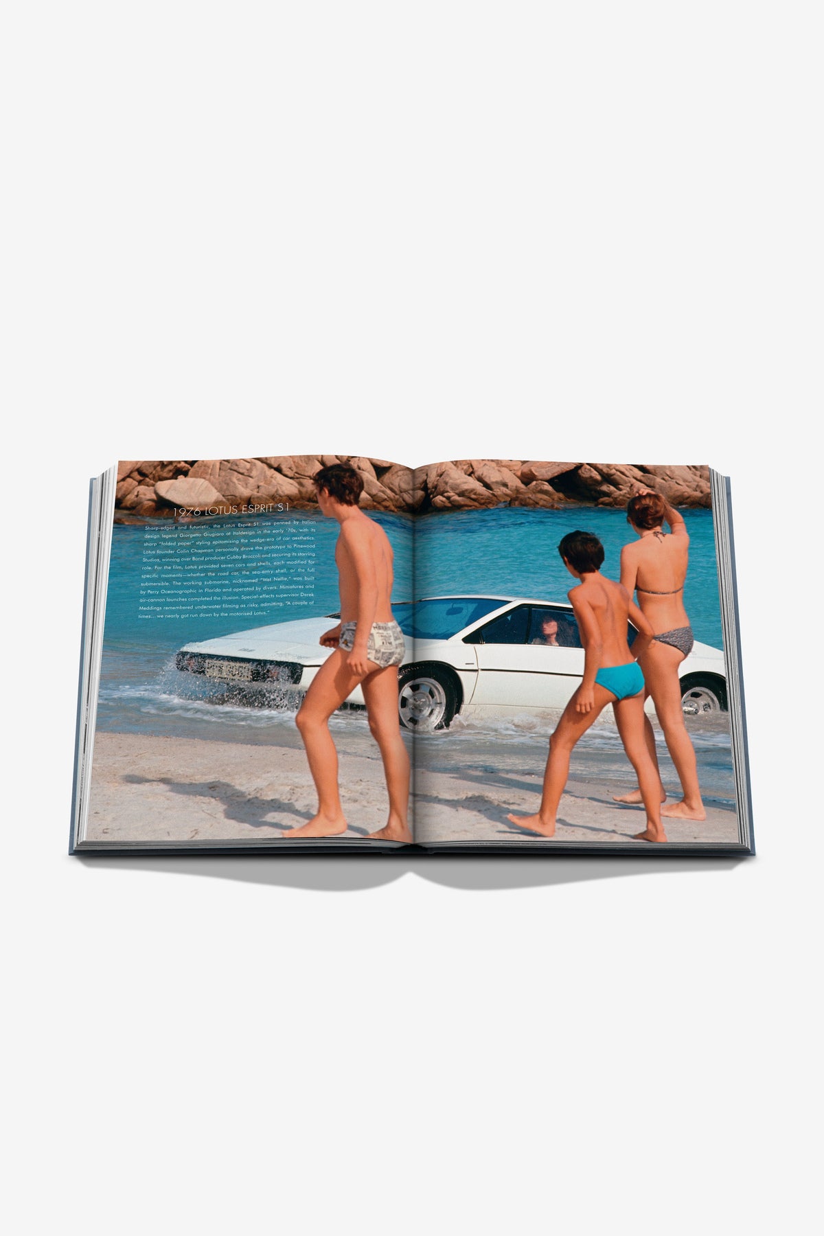 ASSOULINE | JAMES BOND CARS