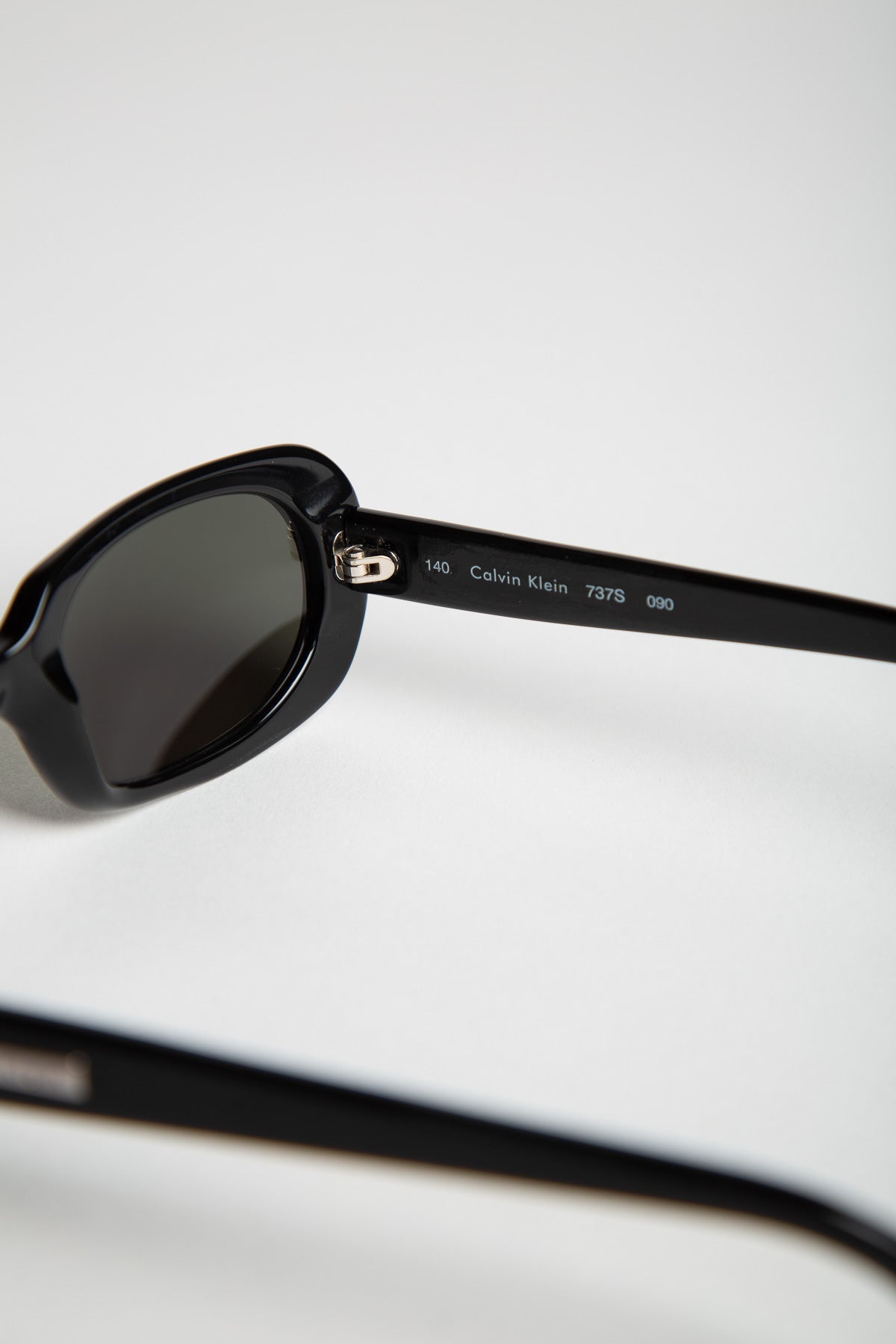 MAXFIELD VINTAGE | Y2K CALVIN KLEIN 737S SUNGLASSES