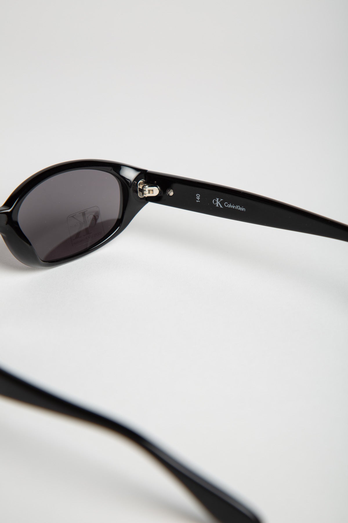 MAXFIELD VINTAGE | Y2K CALVIN KLEIN 4027 SUNGLASSES