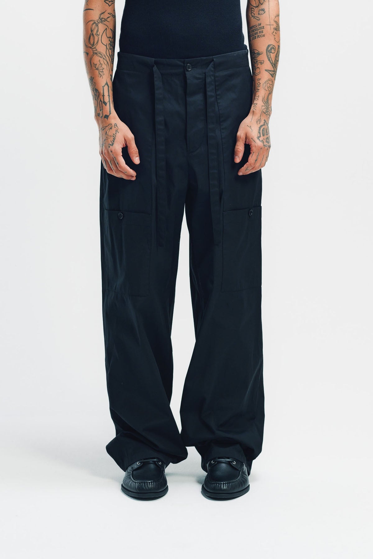 【JIL SANDER】Elasticated cotton pants 46 JIL SANDER - BLACK KNEE PLEATS PANTS – LE LABO STORE