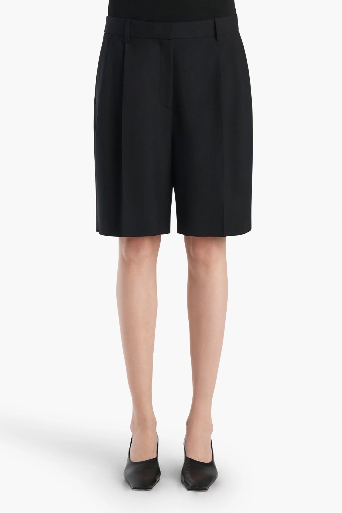 Khaite | Auggie Short in Black Wool