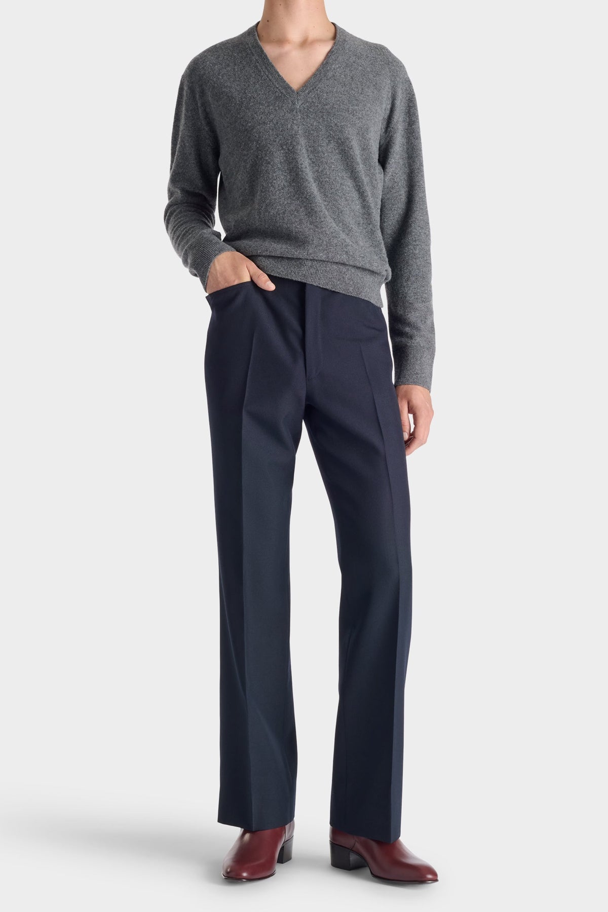 HUSBANDS | V-Neck Sweater In Grey Extrafine Lambswool