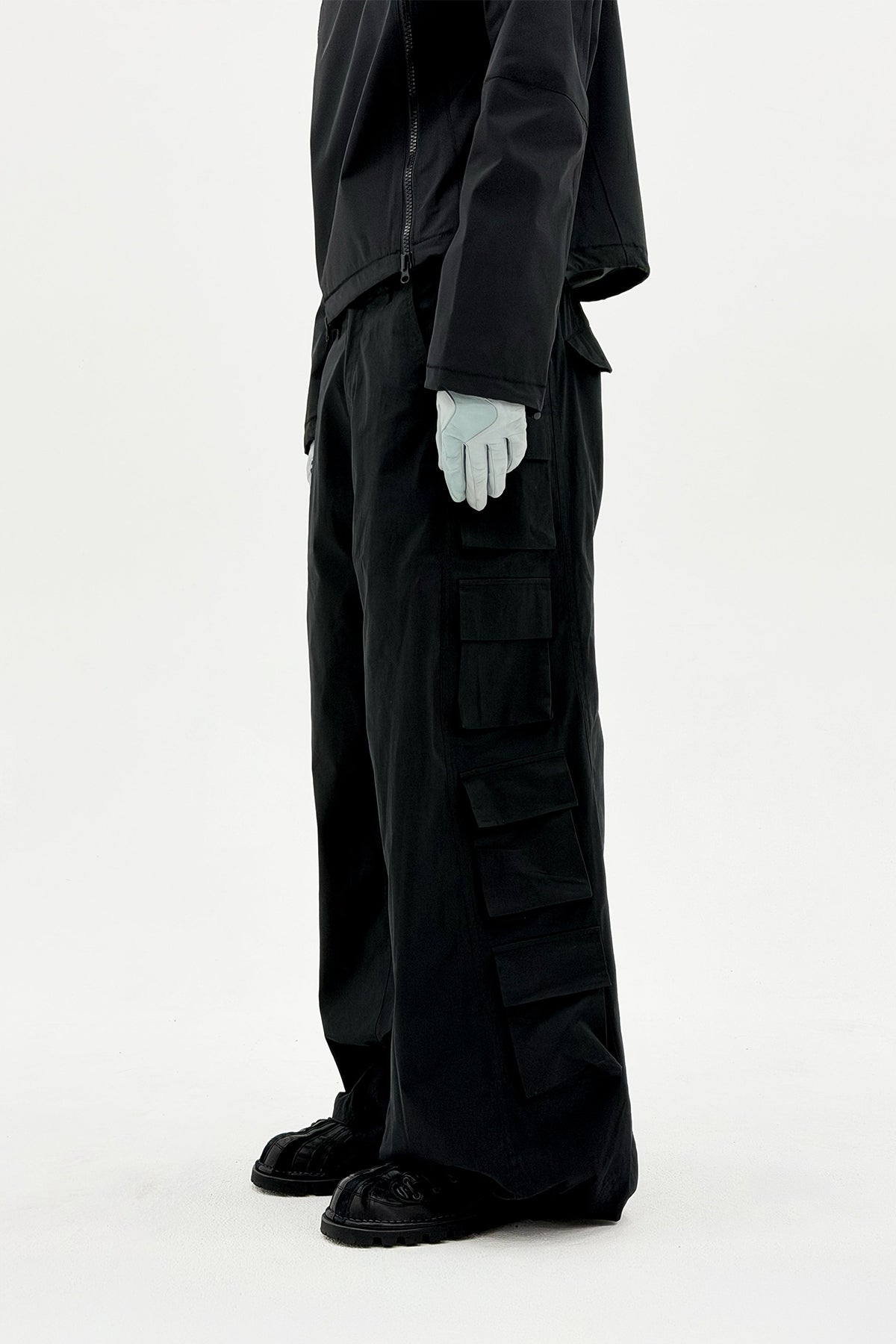 FFFPOSTALSERVICE | 6 Flap Pocket Trousers in Black
