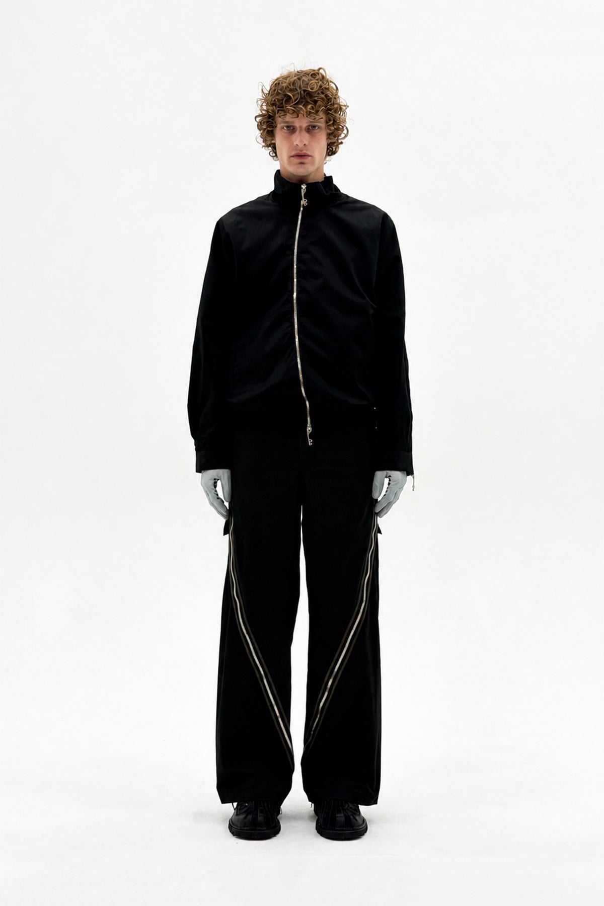 FFFPOSTALSERVICE | Diffraction 3-Way Zip Cargo Trousers in Black