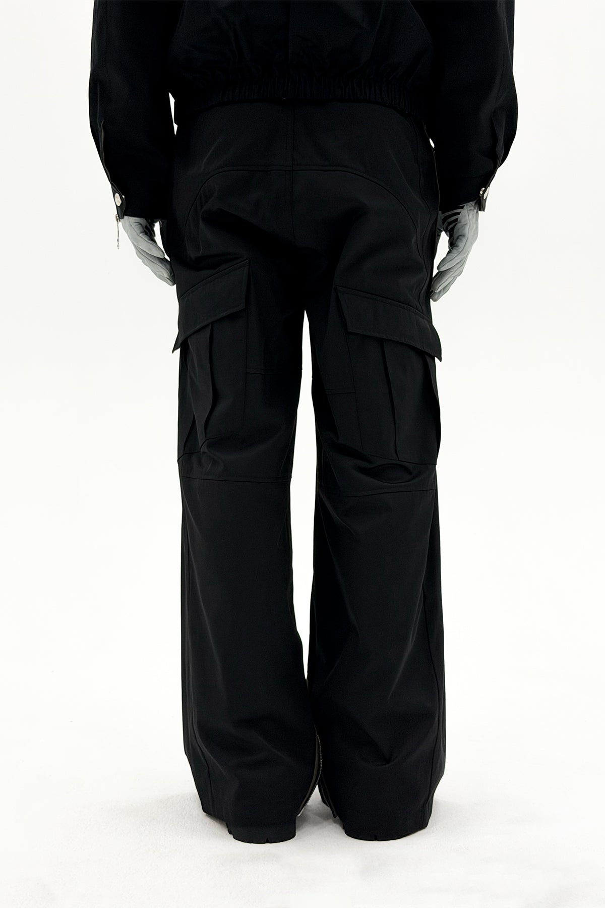 FFFPOSTALSERVICE | Diffraction 3-Way Zip Cargo Trousers in Black