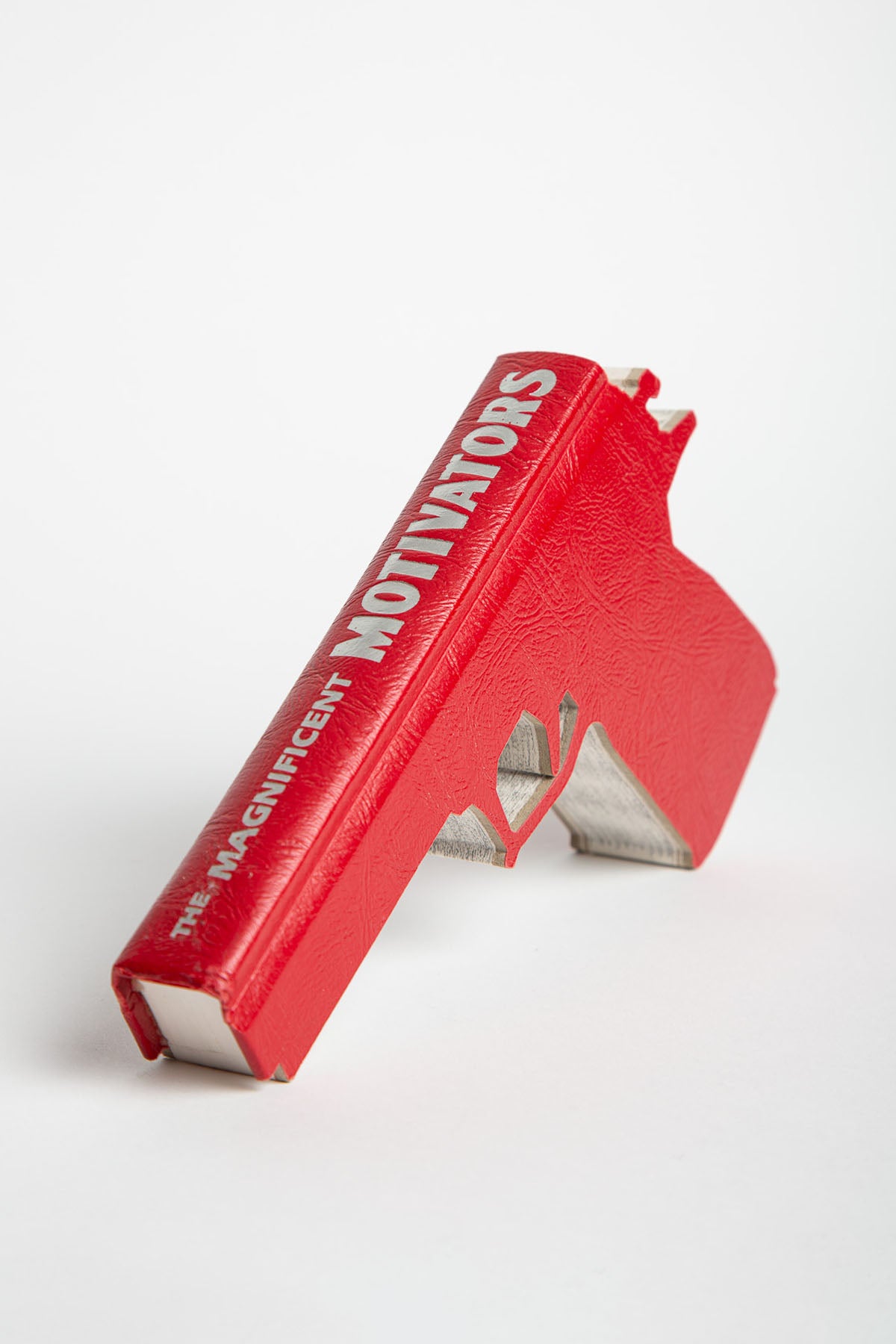 Robert The | 1996-97 Magnificent Motivators Carved Bookgun