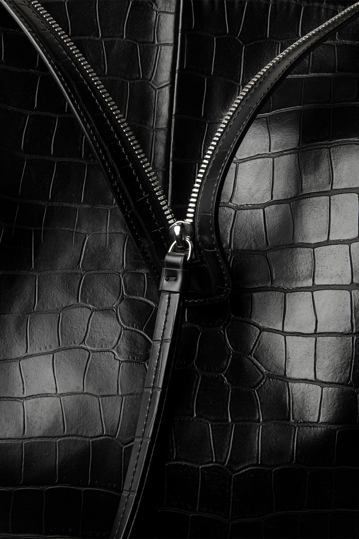 LA MAMA | LM1 Black Matte Croc-Embossed Bag