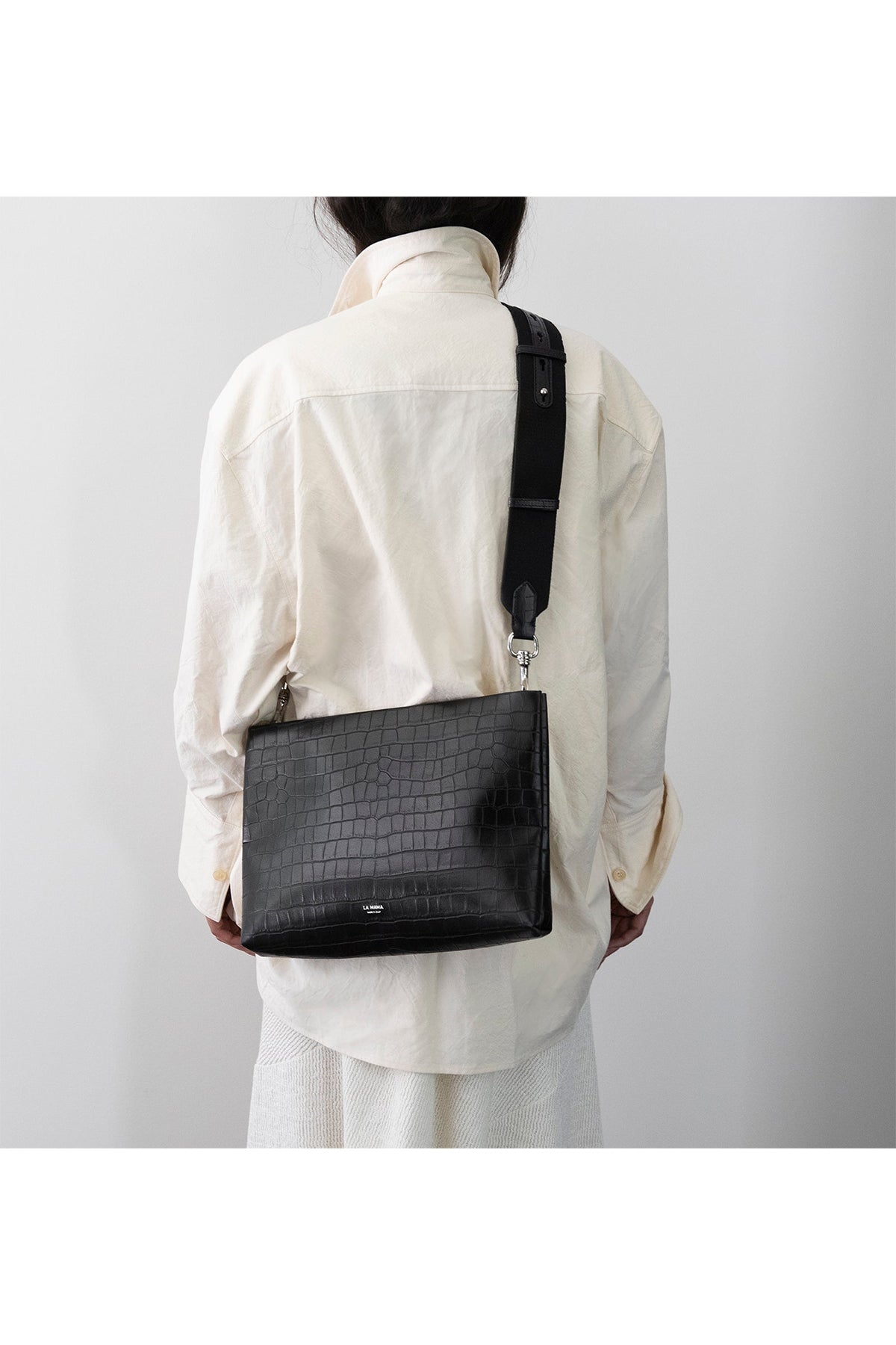 LA MAMA | Black Matte Croc-Embossed Tracolla