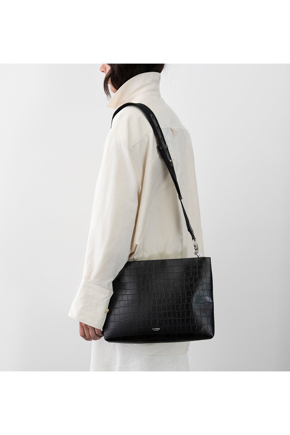 LA MAMA | Black Matte Croc-Embossed Tracolla