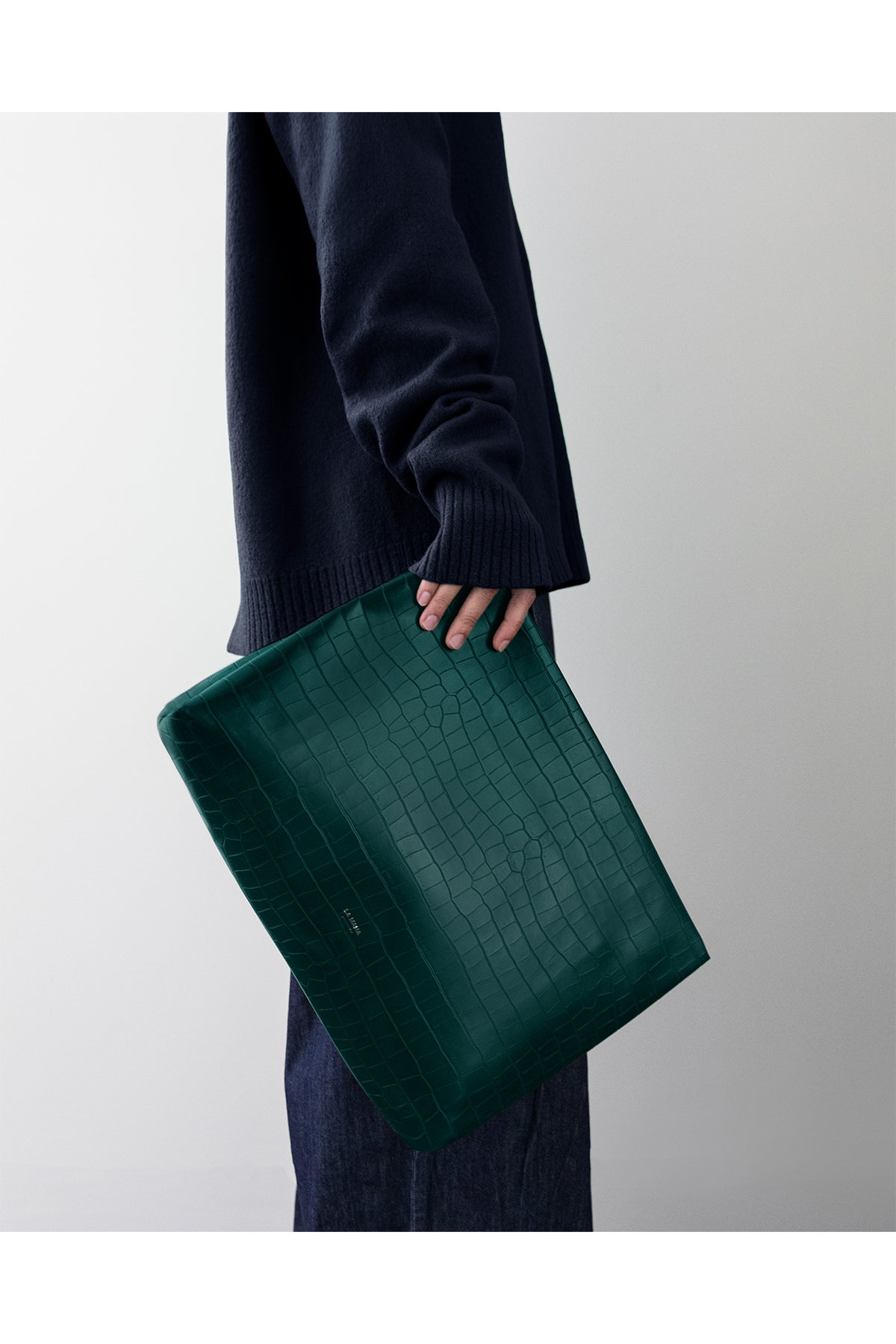 LA MAMA | XL Green Matte Croc-Embossed Pouch