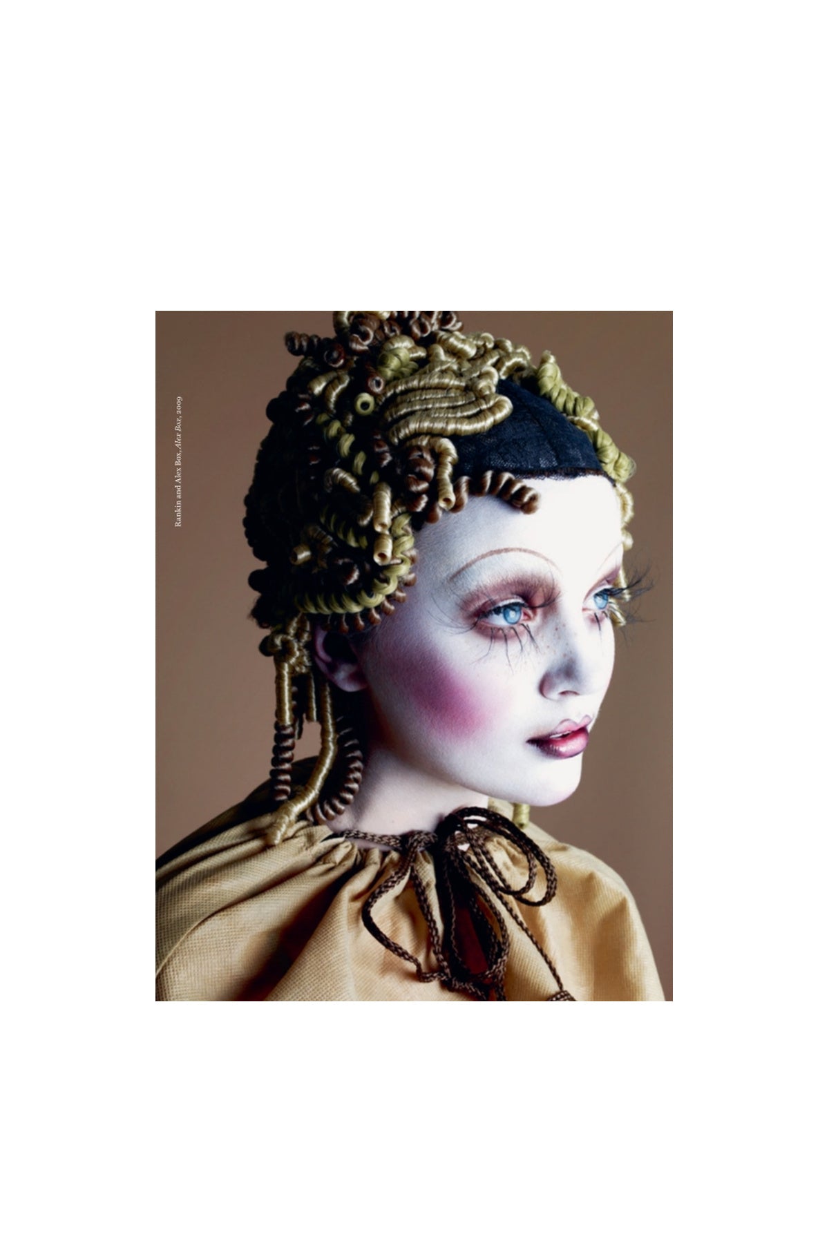Rizzoli | Doll Dressing: Fashion from Barbie to Bratz and Beyond