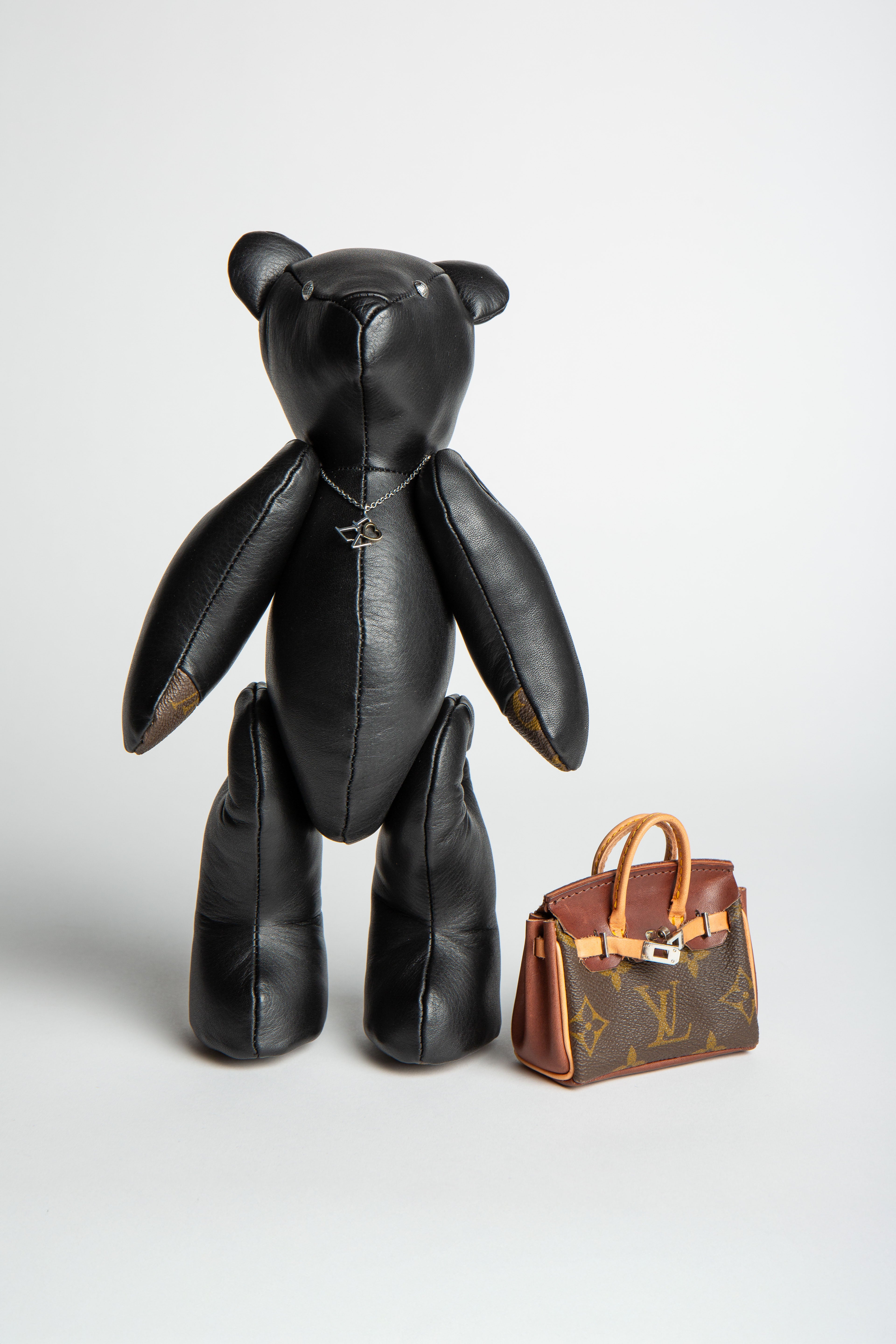 ルイヴィトン モノグラム ラウンドパース 2017年 クリスマス クマ BLIND MAN TOGS | BLACK TEDDY BEAR