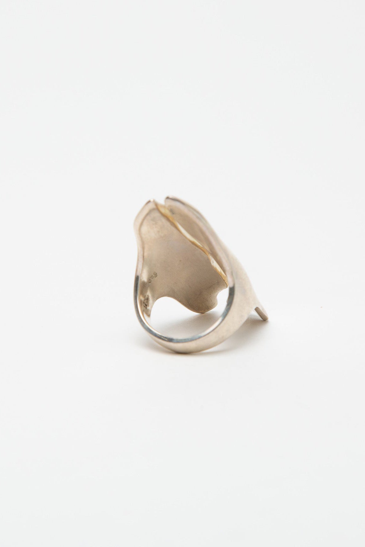 SOPHIE BUHAI | LARGE CENTER SPLIT RING - MAXFIELD LA