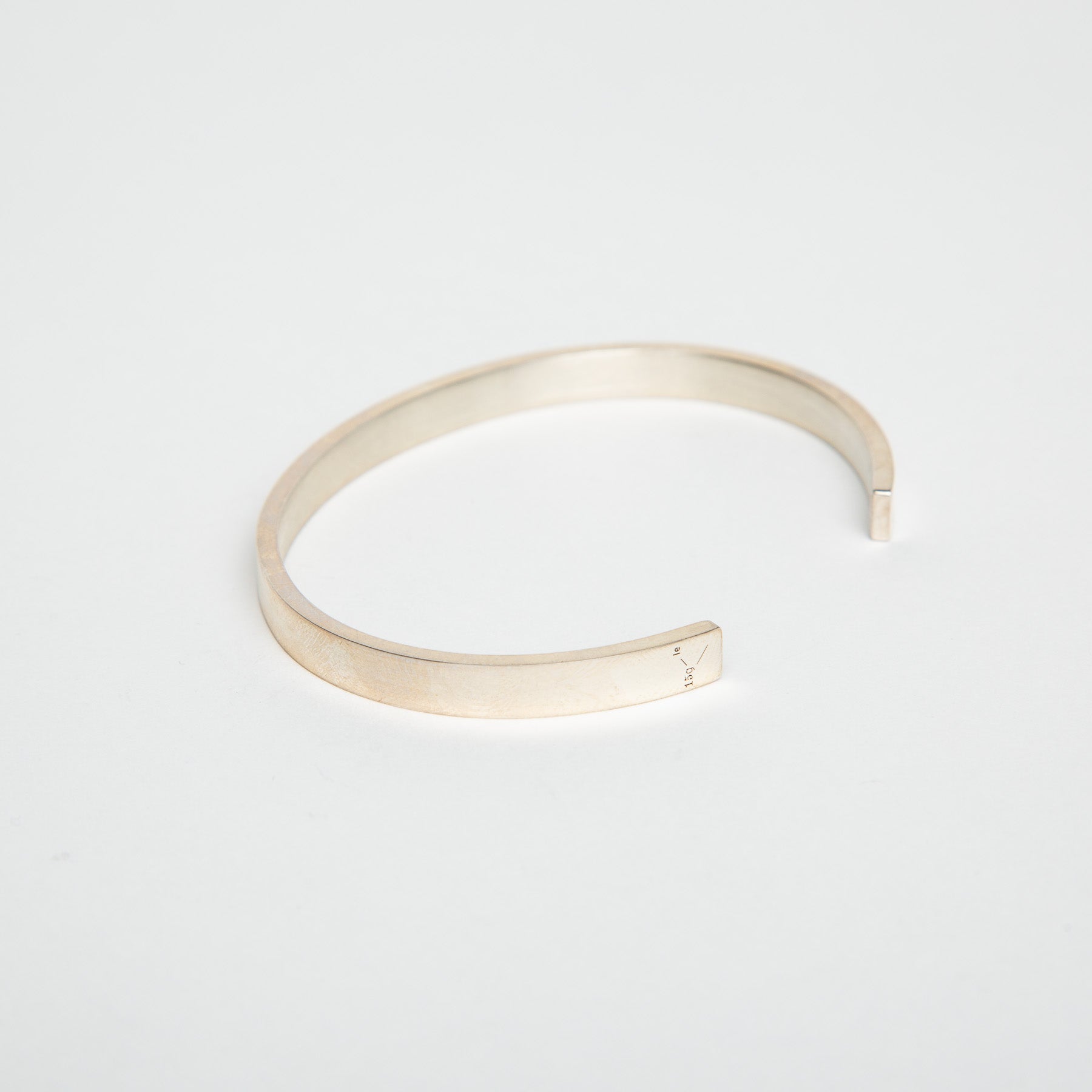 LE GRAMME | 15G POLISHED SILVER RIBBON CUFF BRACELET