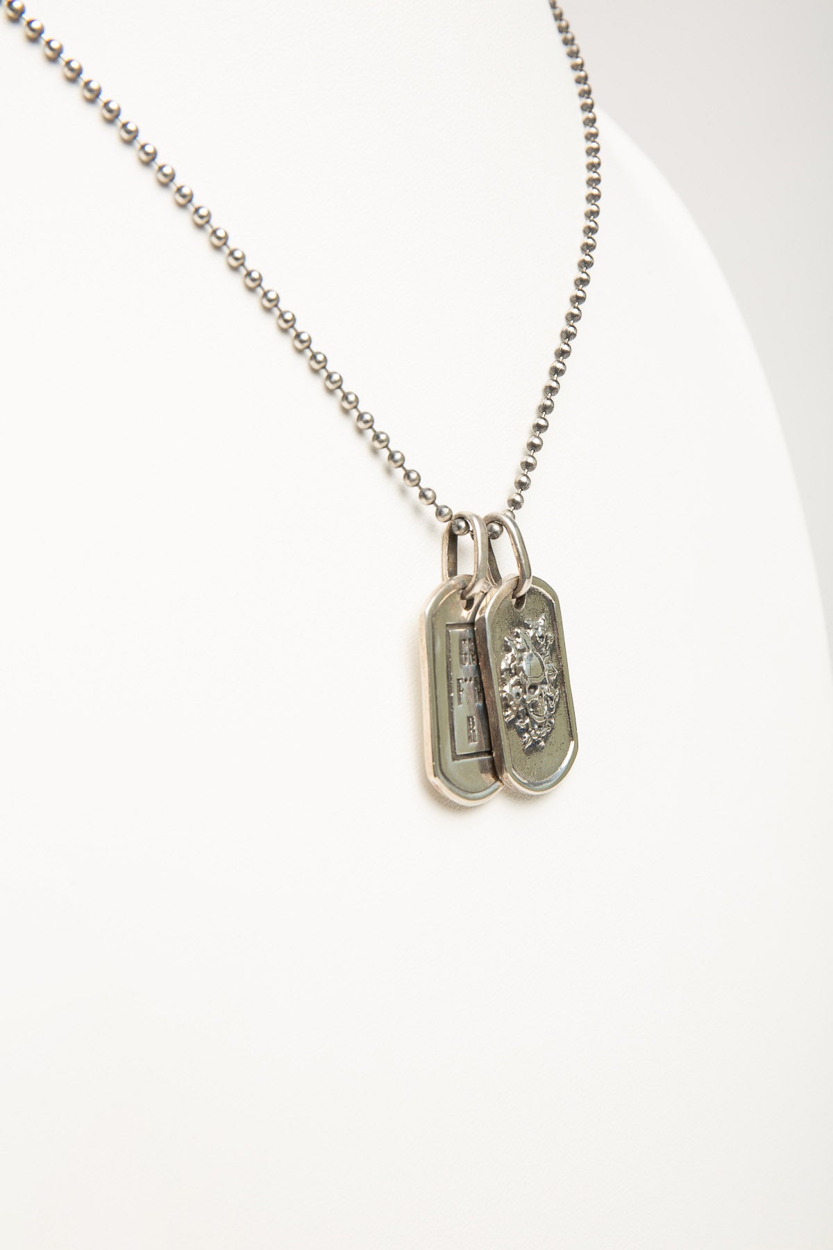 KELLY COLE | GUNS N' ROSES SKULL DOG TAGS - MAXFIELD LA