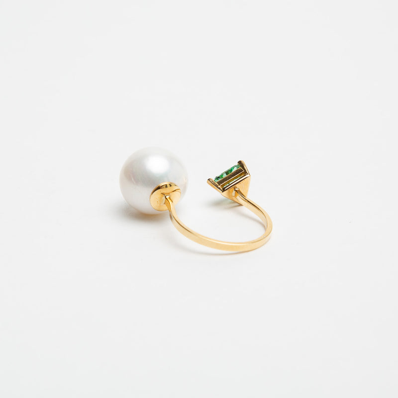 DELFINA DELETTREZ | GREEN TOPAZ & PEARL RING