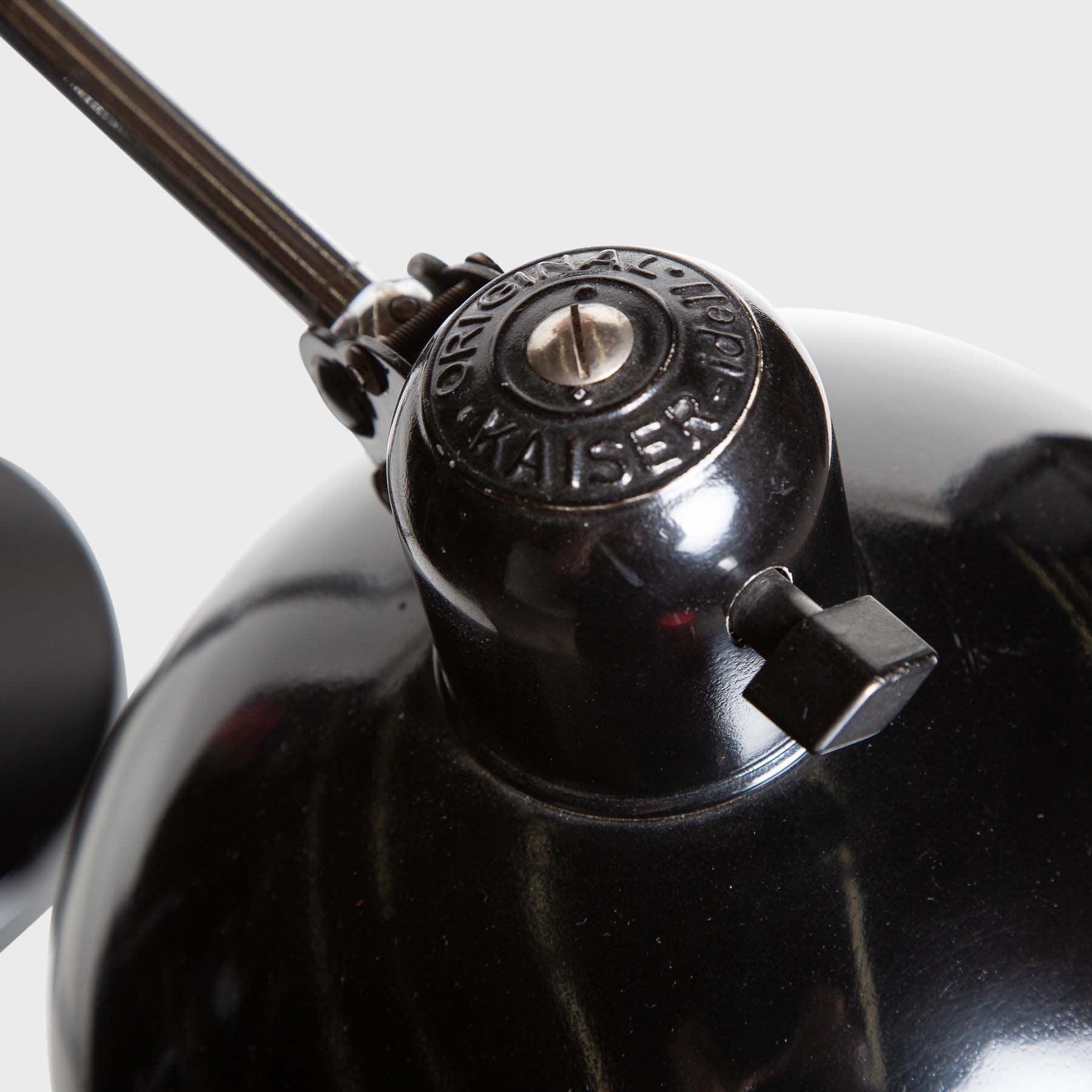 MAXFIELD PRIVATE COLLECTION | 1930'S BAUHAUS DELL LAMP