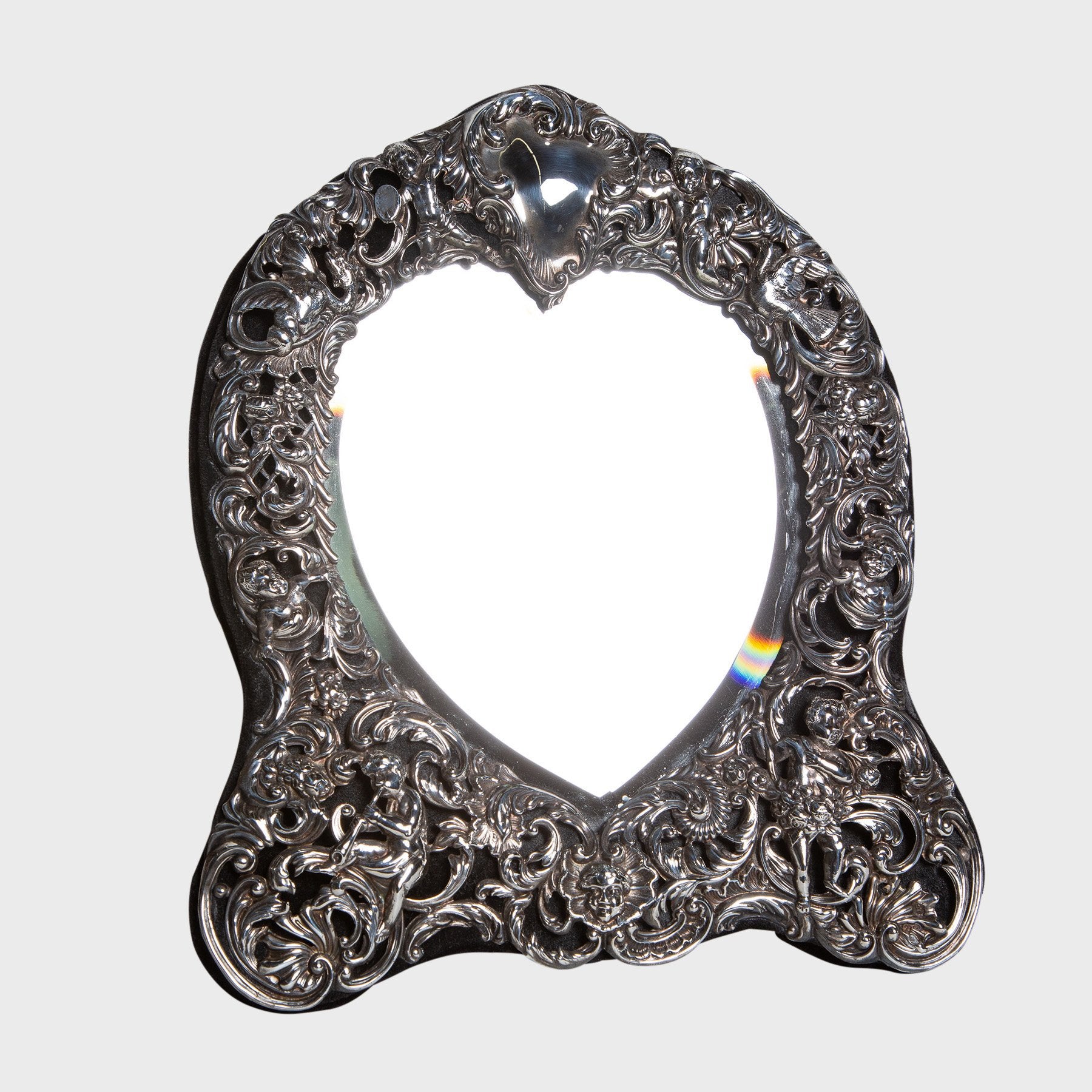 MAXFIELD PRIVATE COLLECTION | 1890 HEART PICTURE FRAME