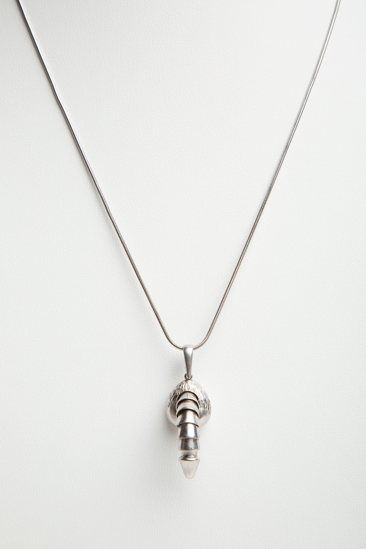 MAXFIELD PRIVATE COLLECTION | 18K WHITE GOLD PHALLIC PENDANT