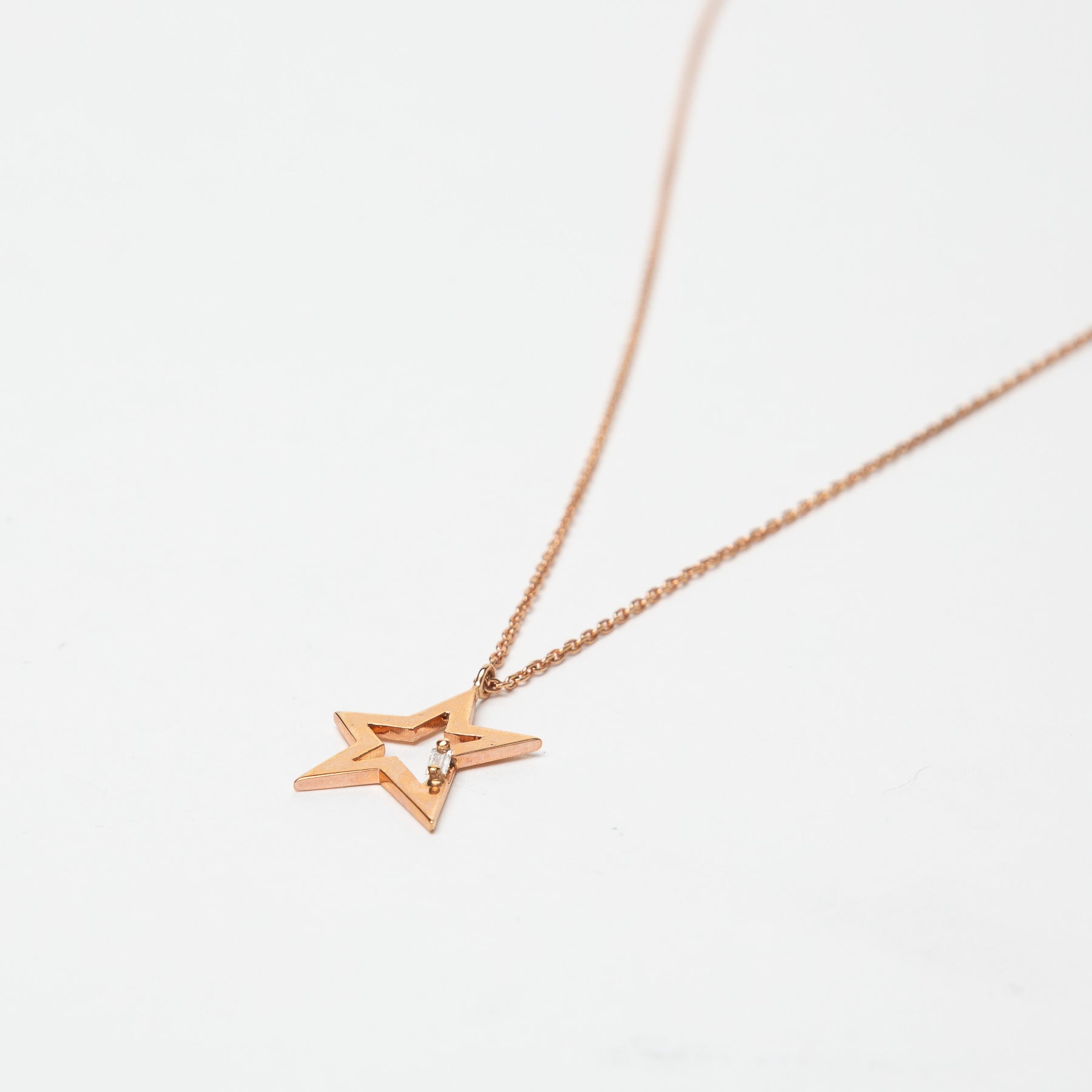 FIYA JEWELLERY | BAGUETTE DIAMOND GOLD STAR NECKLACE