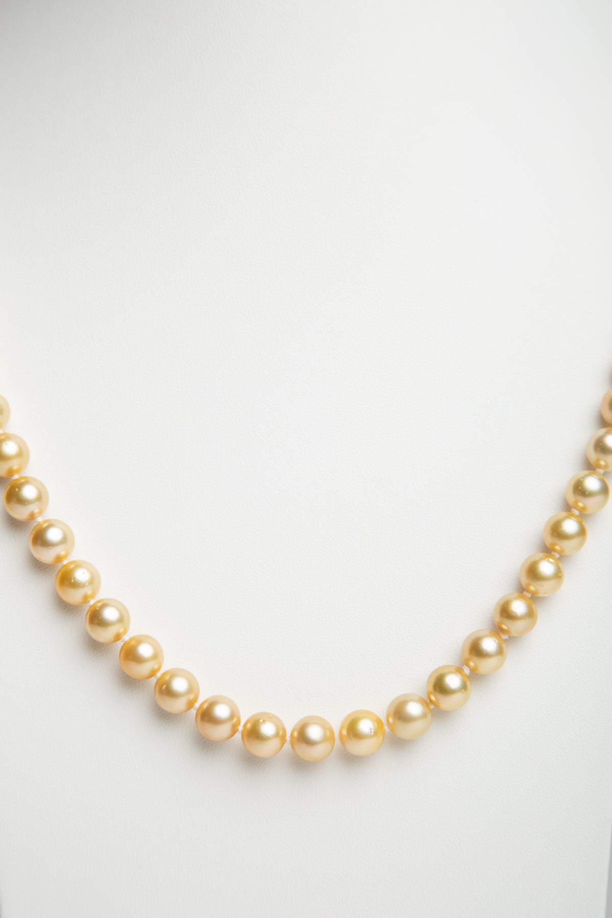 MAXFIELD PRIVATE COLLECTION | 9-10MM ROUND PEARL NECKLACE