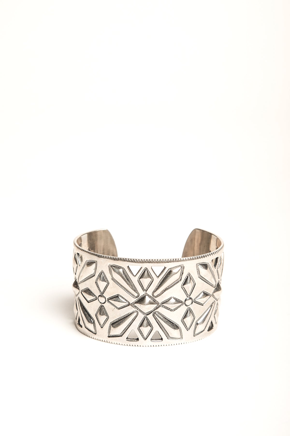 CODY SANDERSON | BUTTERFLY CUFF - MAXFIELD LA