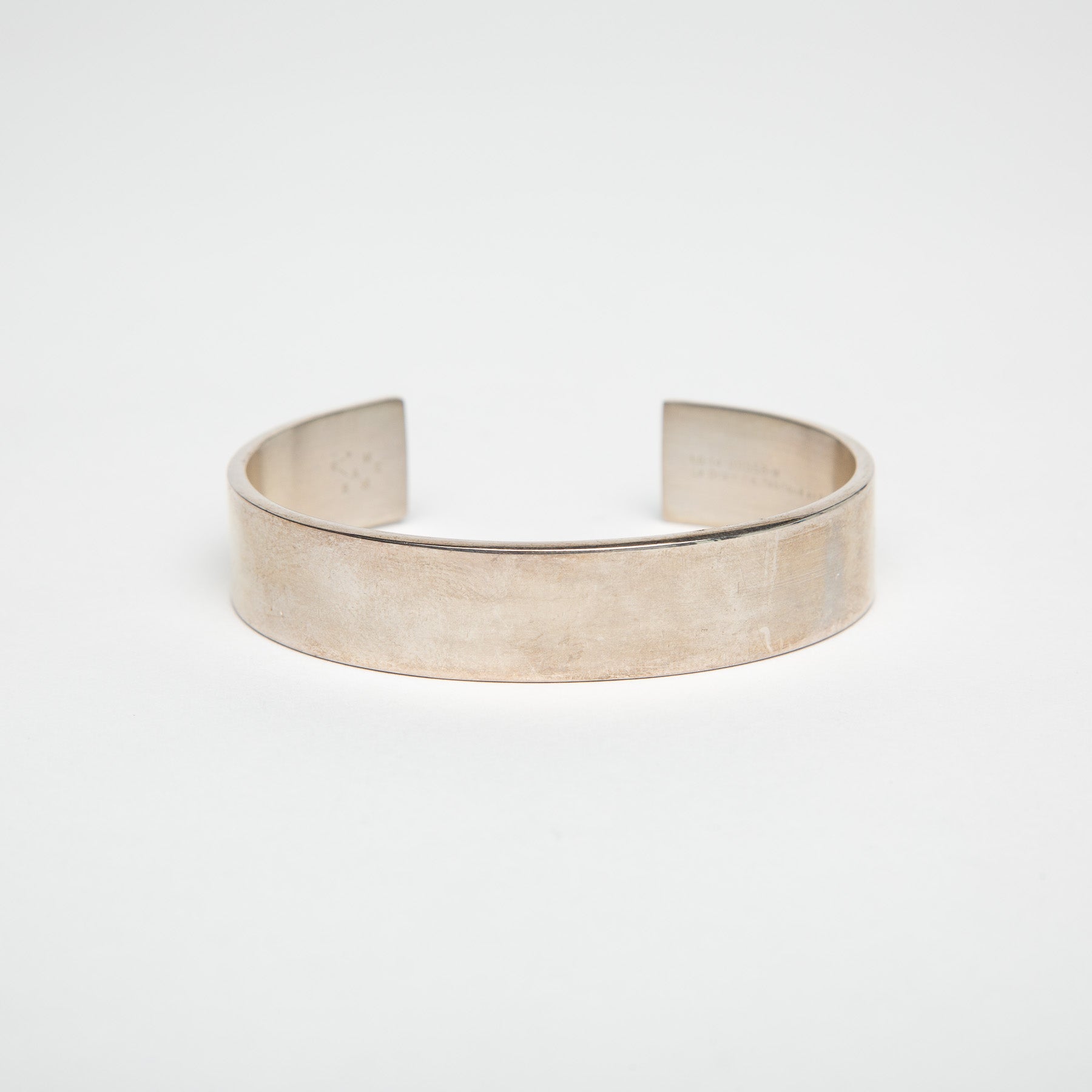 LE GRAMME | 41G POLISHED SILVER RIBBON CUFF BRACELET - MAXFIELD LA