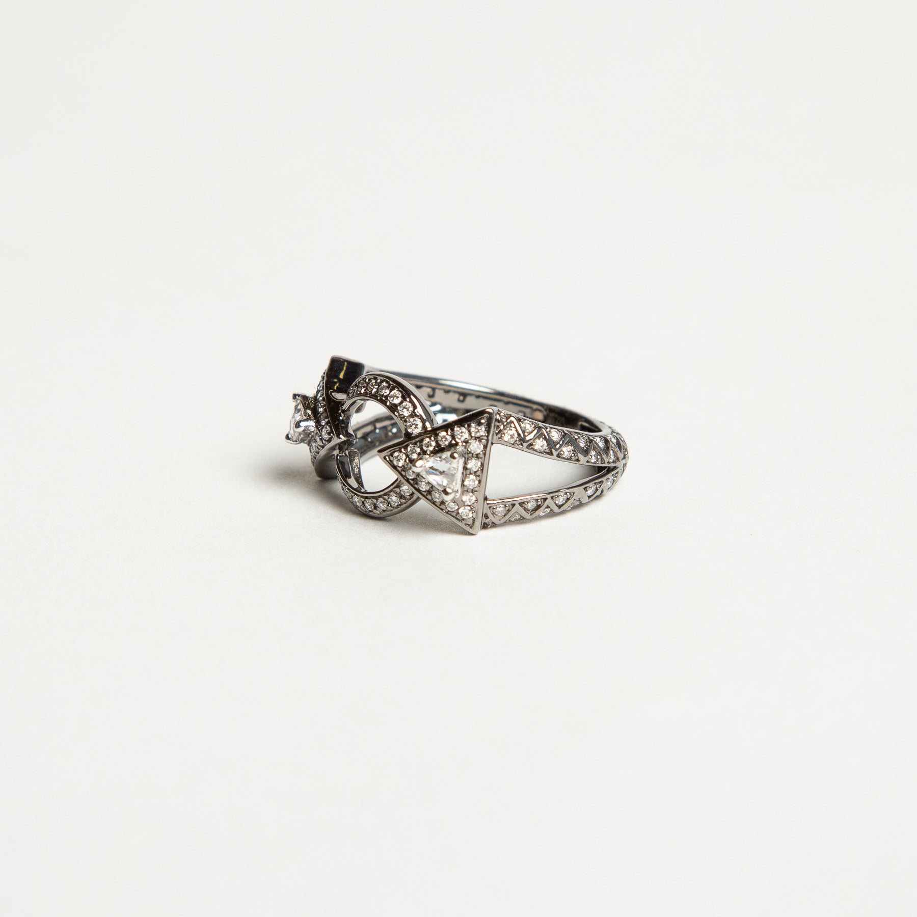 JADE JAGGER | DOUBLE DIAMOND TRIANGLE RING - MAXFIELD LA