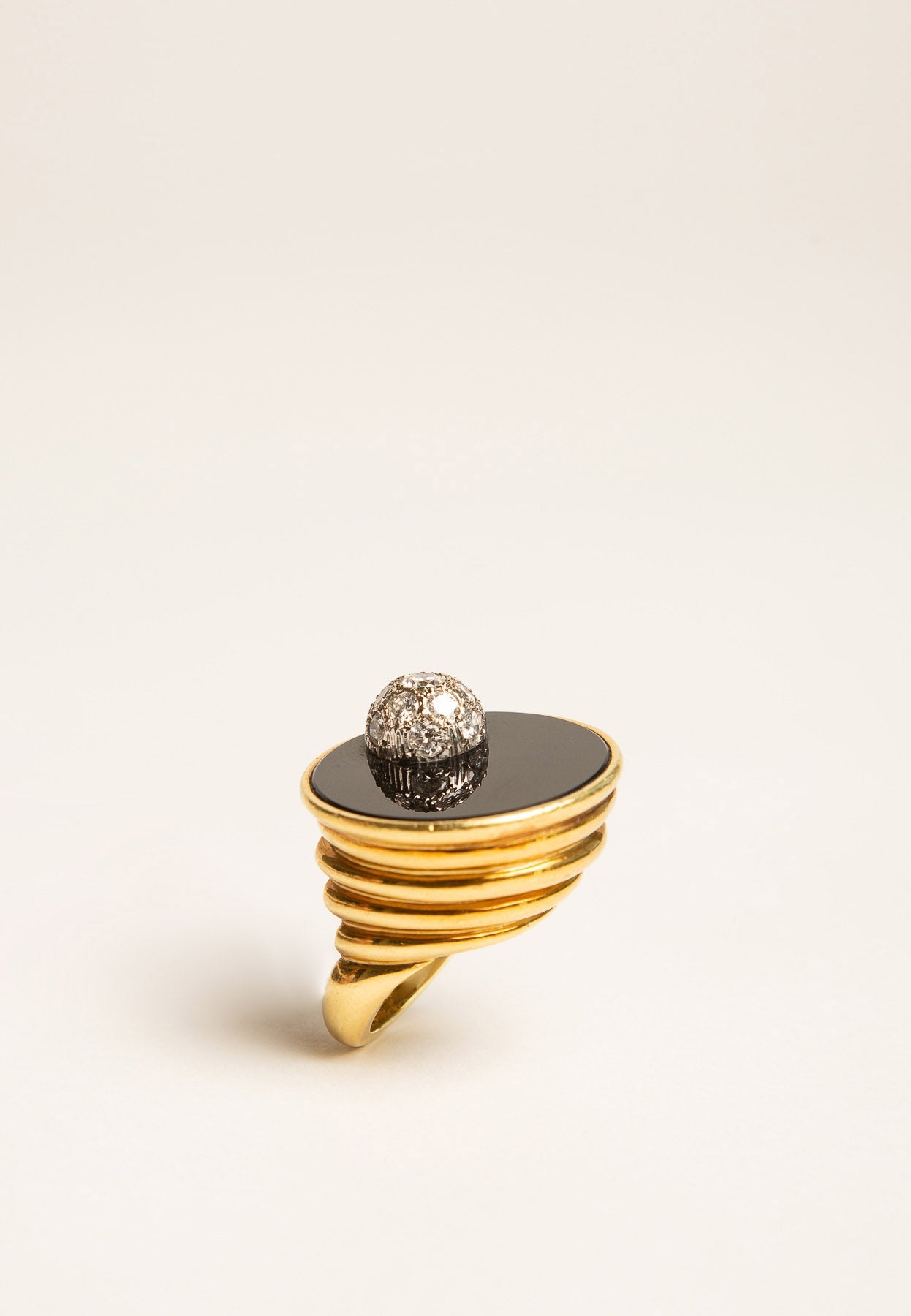 MAXFIELD PRIVATE COLLECTION | 1970'S MODERNIST ONYX RING