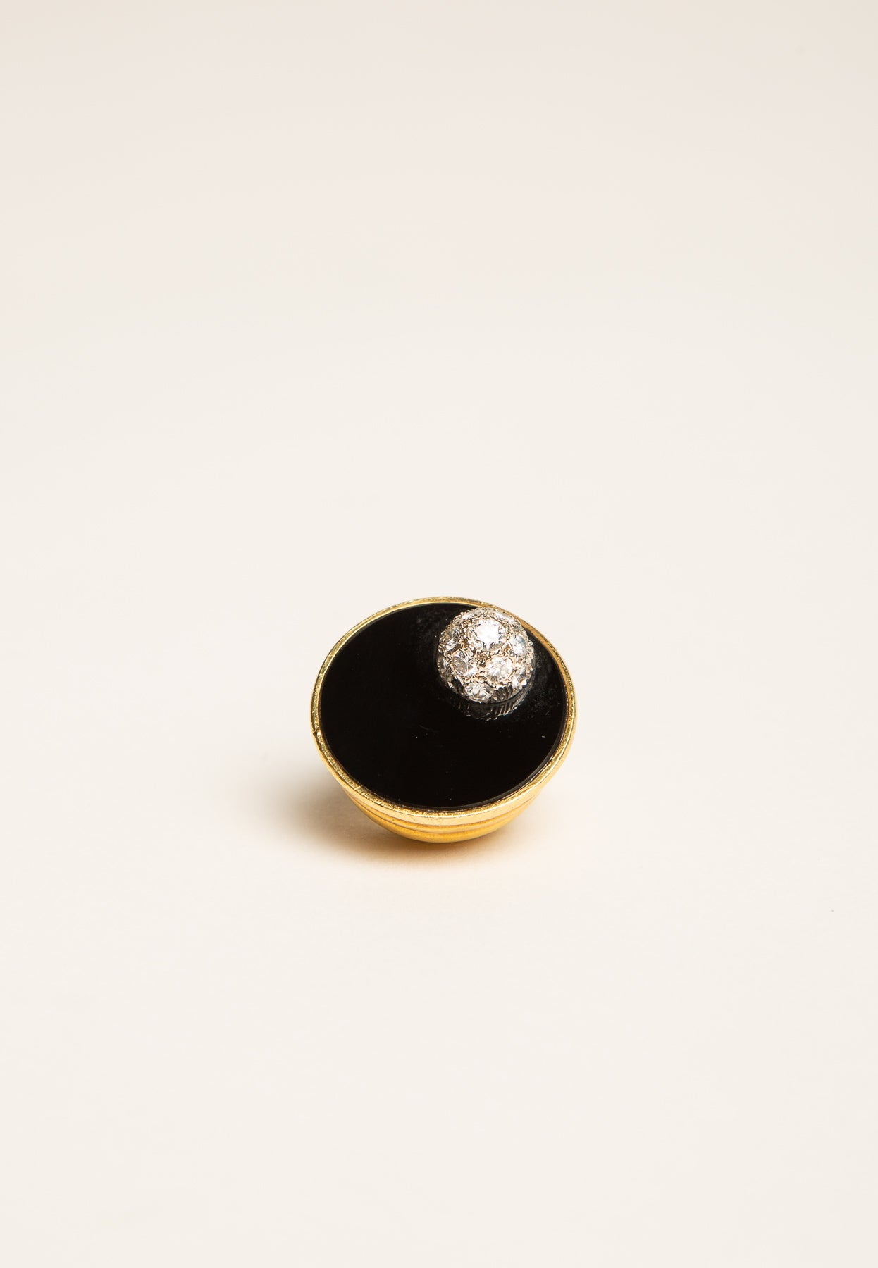 MAXFIELD PRIVATE COLLECTION | 1970'S MODERNIST ONYX RING