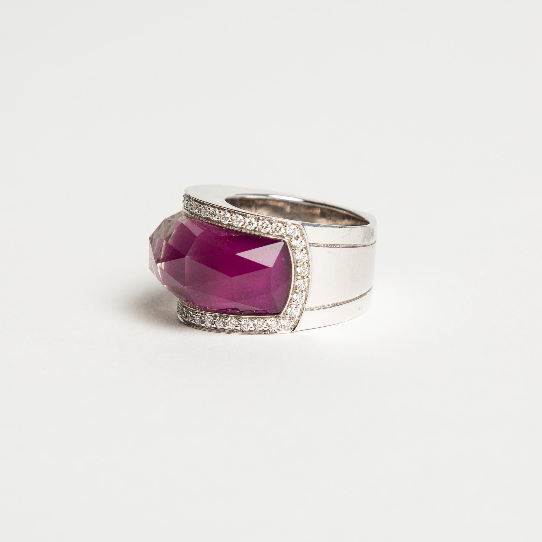 STEPHEN WEBSTER | AGATE DIAMOND HAZE RING - MAXFIELD LA