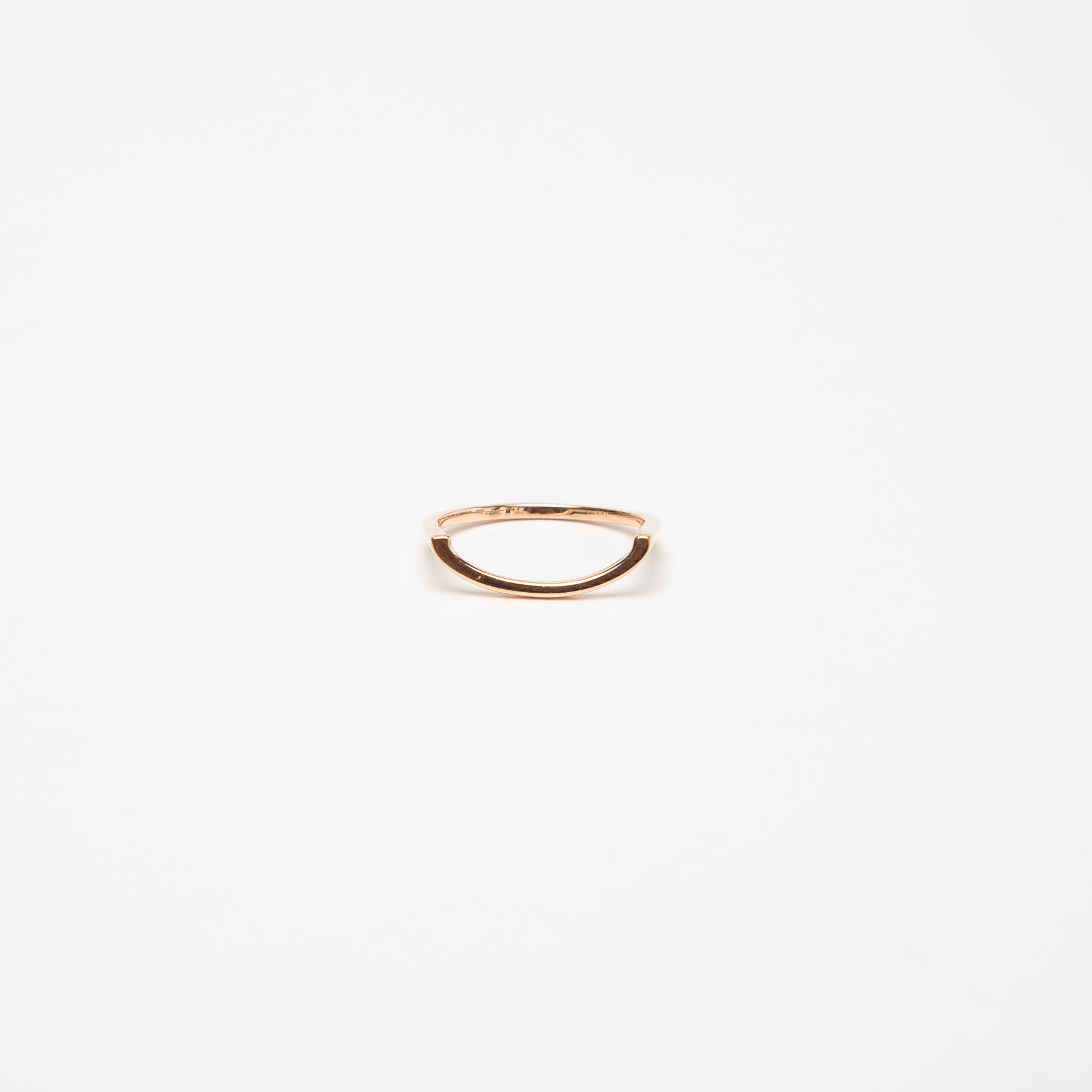 KWIT | 14K GOLD LETTER C RING - MAXFIELD LA