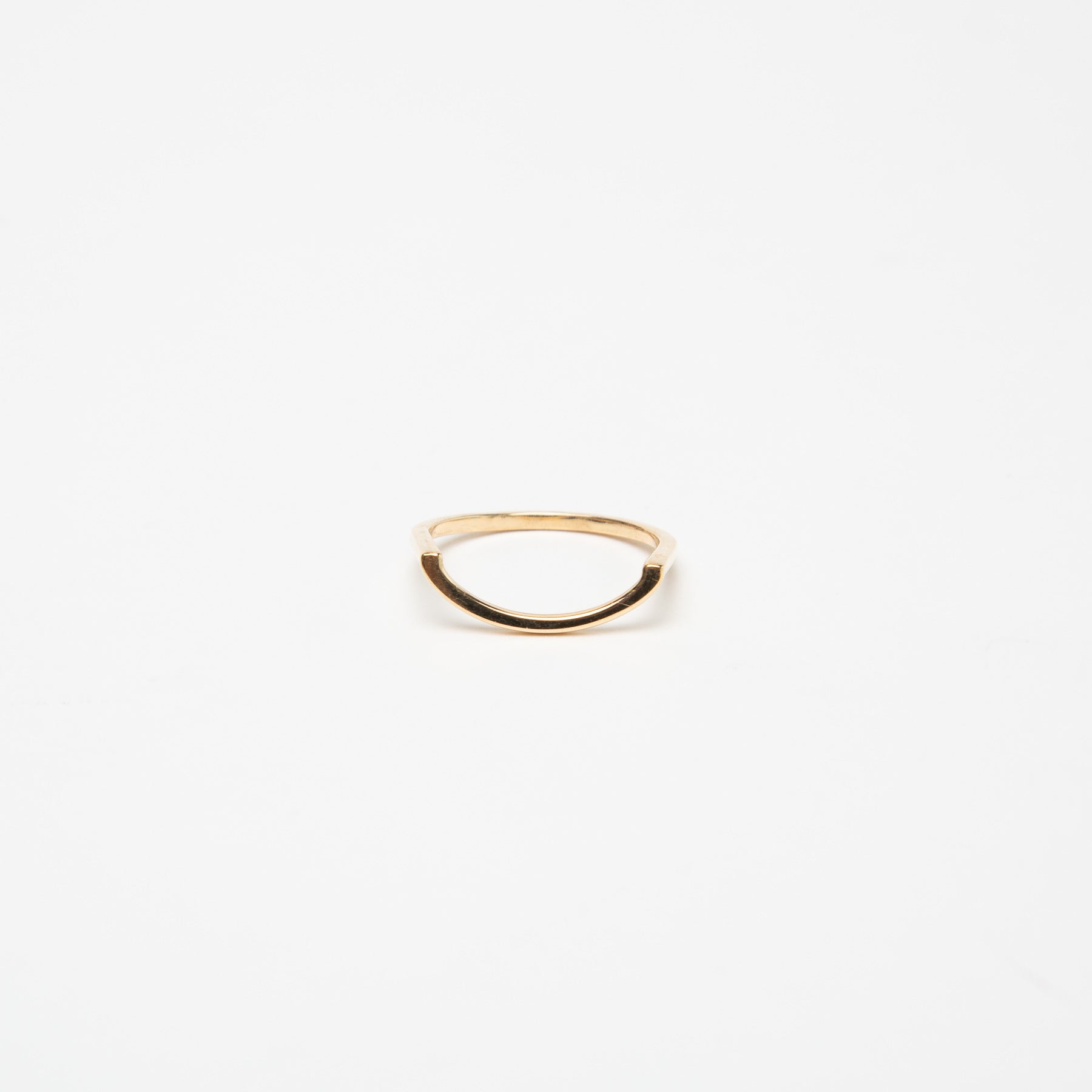 KWIT | 14K GOLD LETTER C RING - MAXFIELD LA