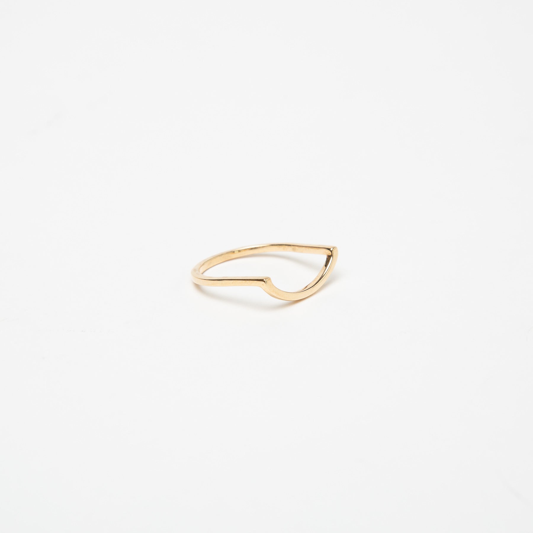 KWIT | 14K GOLD LETTER C RING - MAXFIELD LA