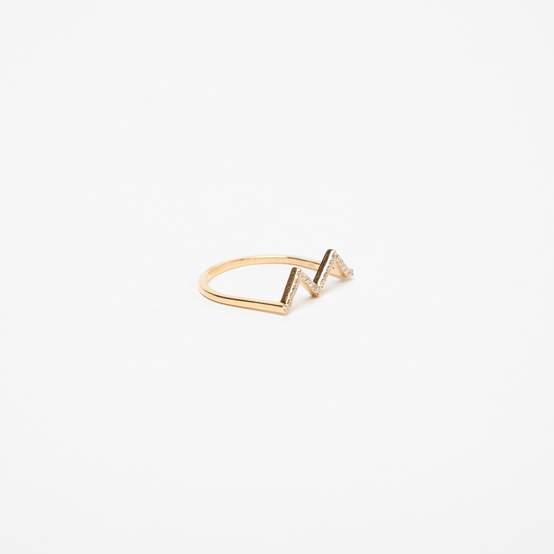 KWIT | YELLOW GOLD MW ZIG ZAG DIAMOND RING - MAXFIELD LA
