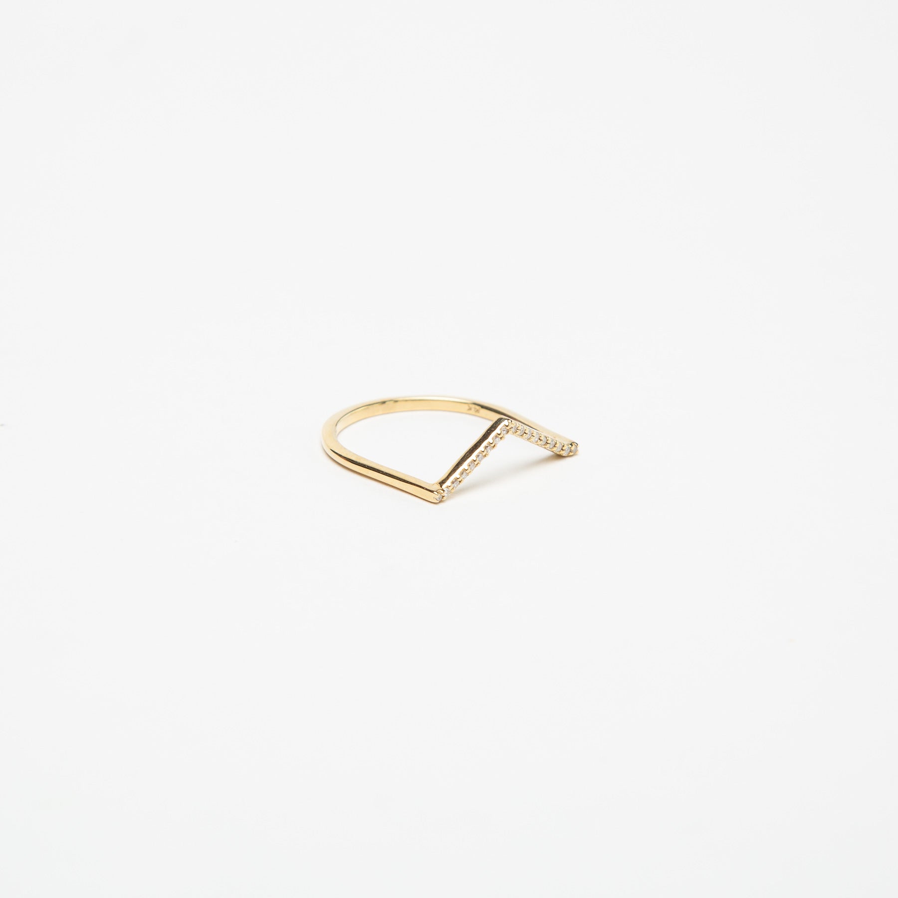 KWIT | LETTER V DIAMOND RING - MAXFIELD LA