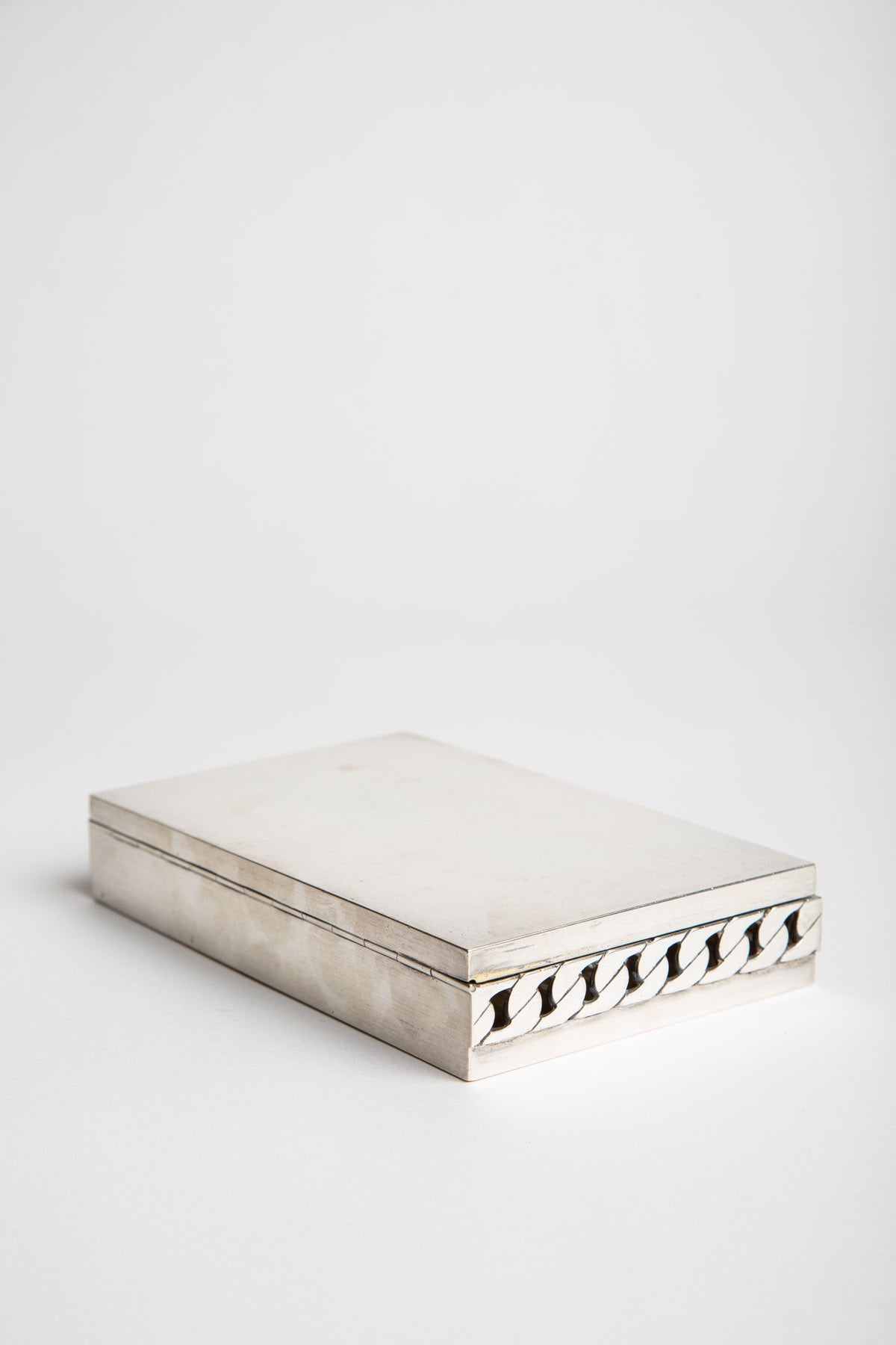 GUCCI | VINTAGE STERLING SILVER BOX WITH CHAIN MOTIF - MAXFIELD LA