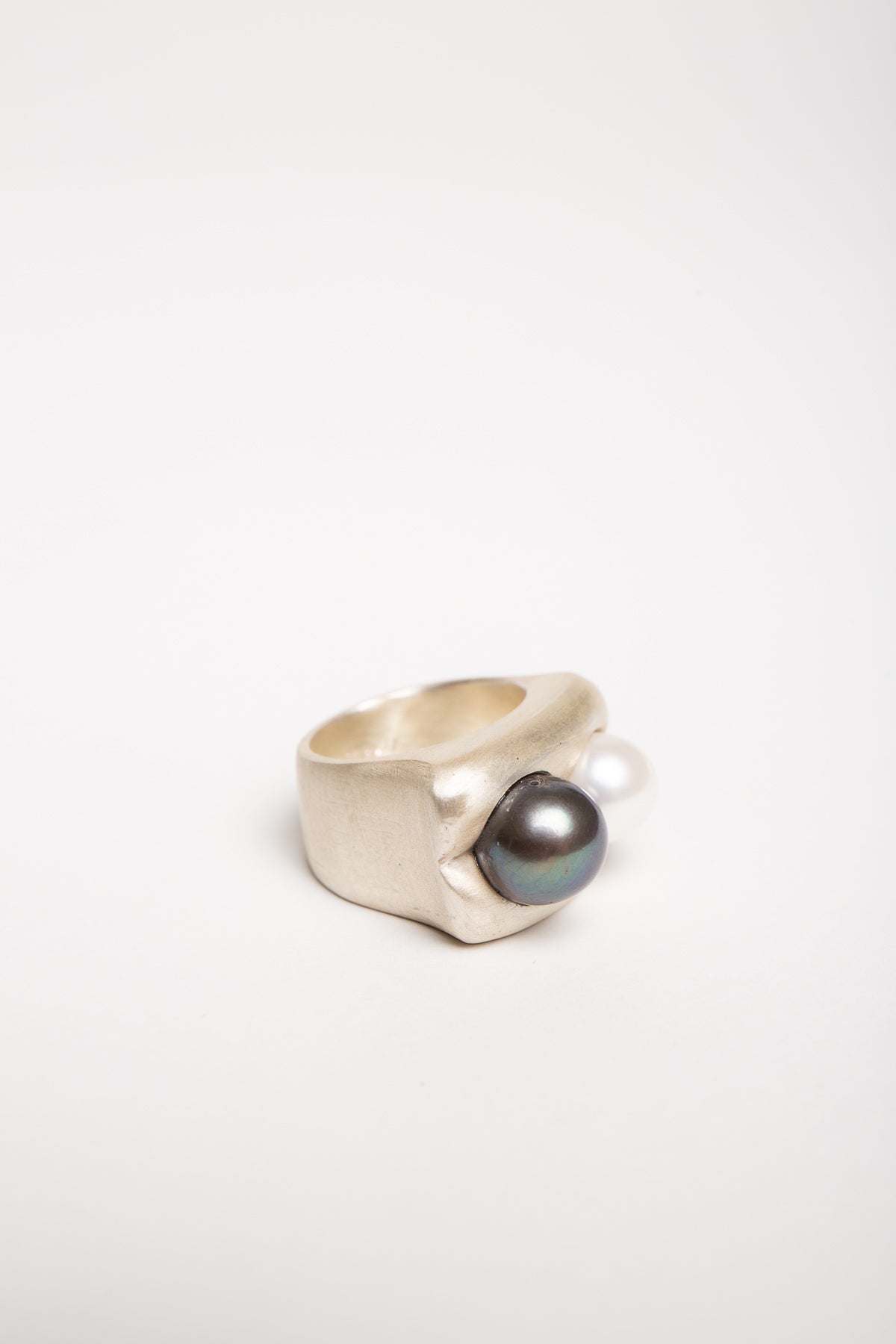TRIN-KET | STERLING SILVER FRESH WATER PEARL RING - MAXFIELD LA