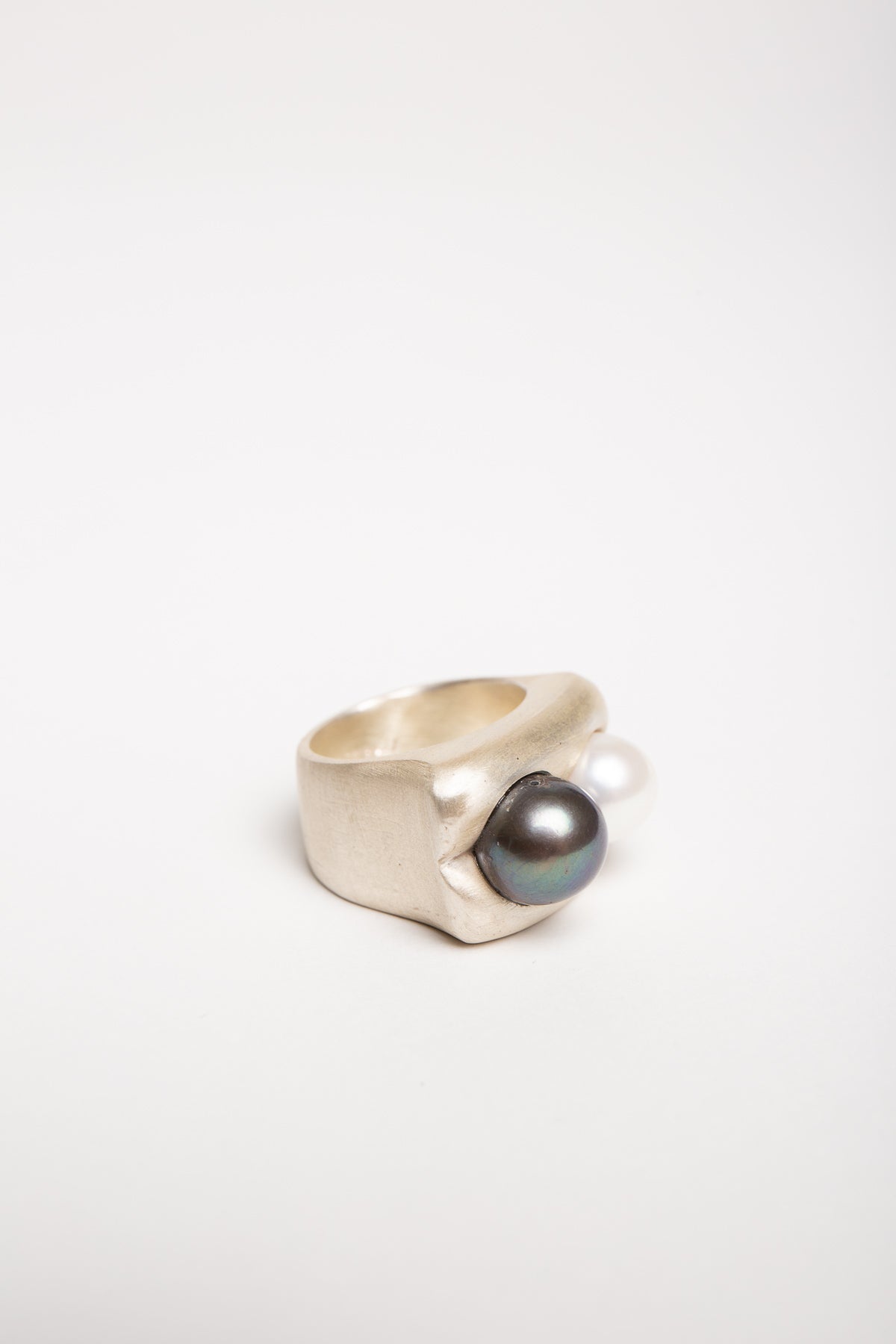 TRIN-KET | STERLING SILVER FRESH WATER PEARL RING