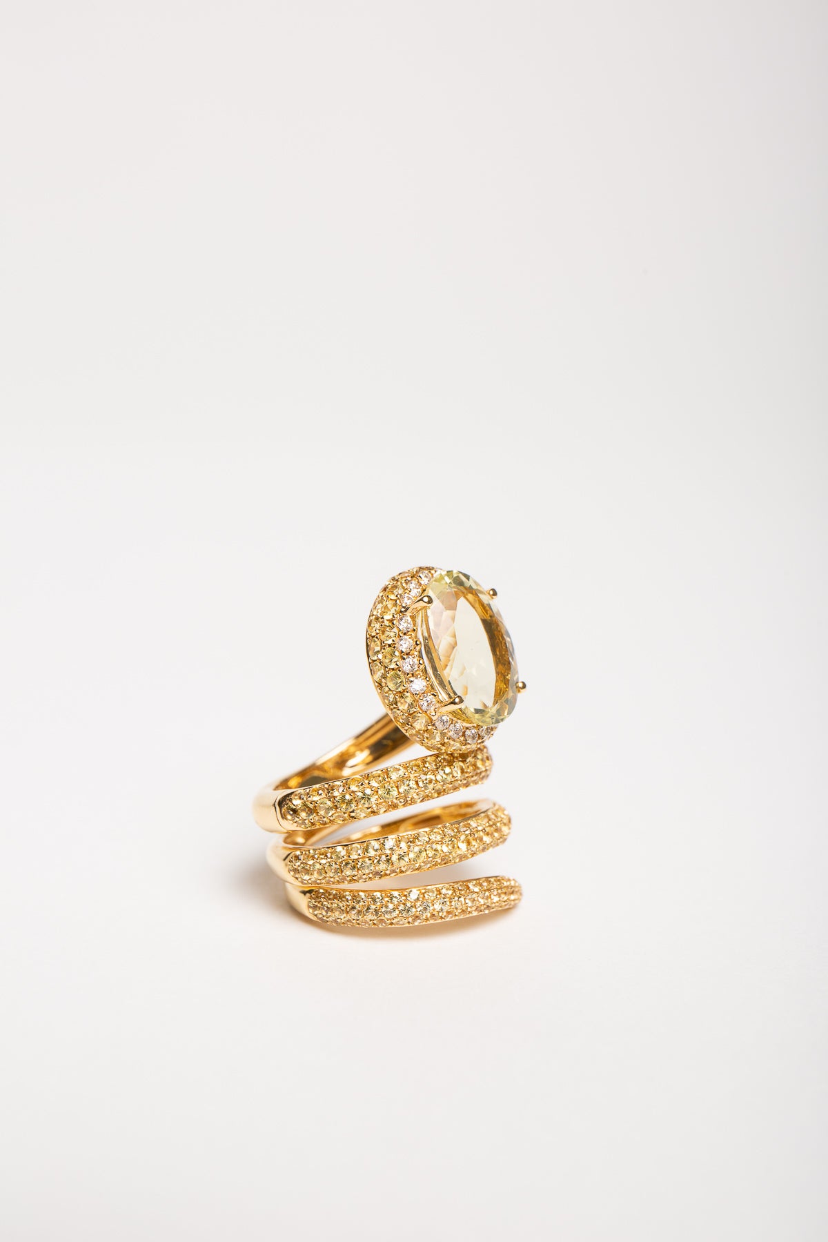 STEFERE | 18K YELLOW GOLD DIAMOND SAPPHIRE QUARTZ RING
